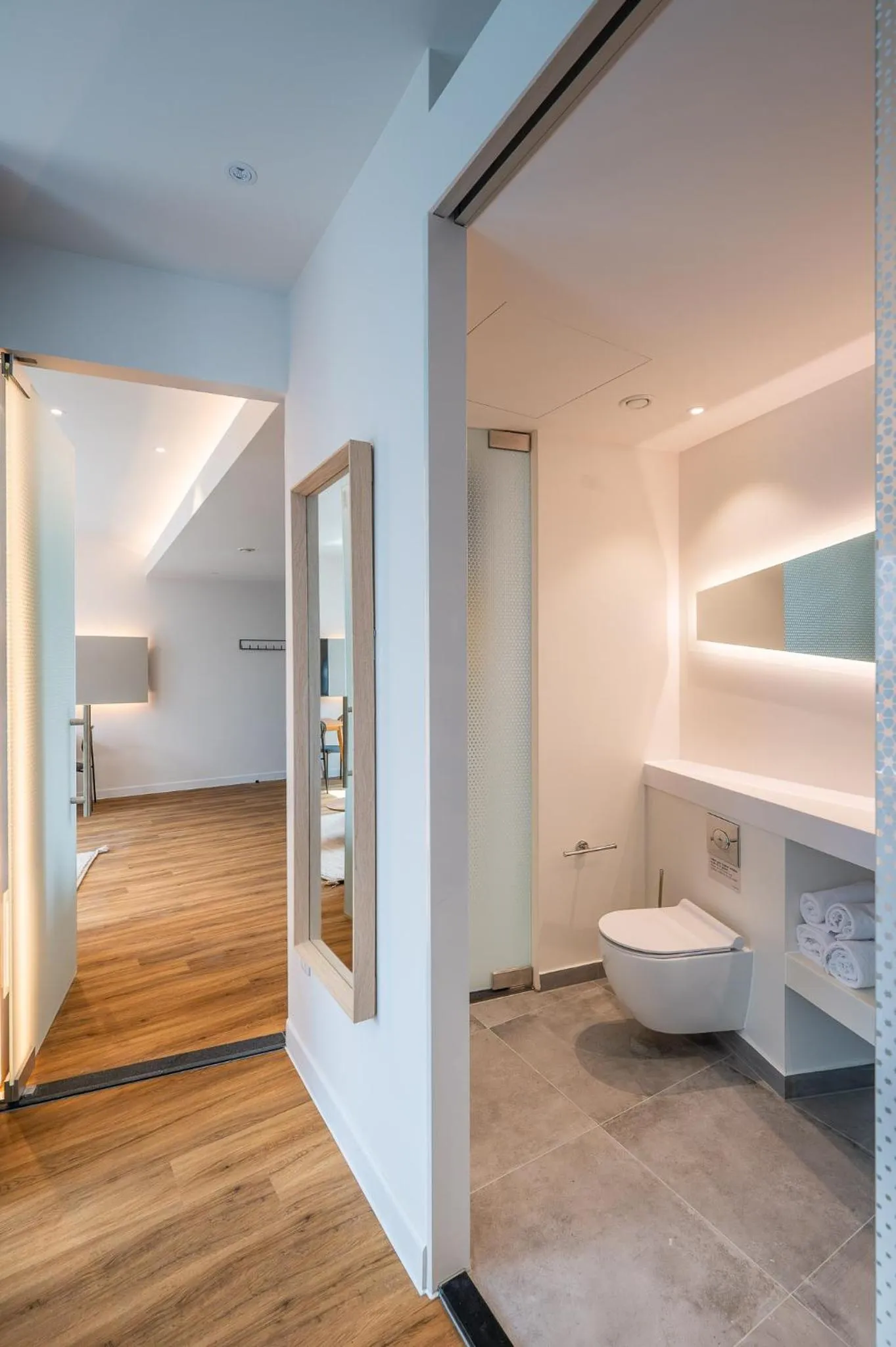 Toilet in Limehome Amsterdam Gatwickstraat