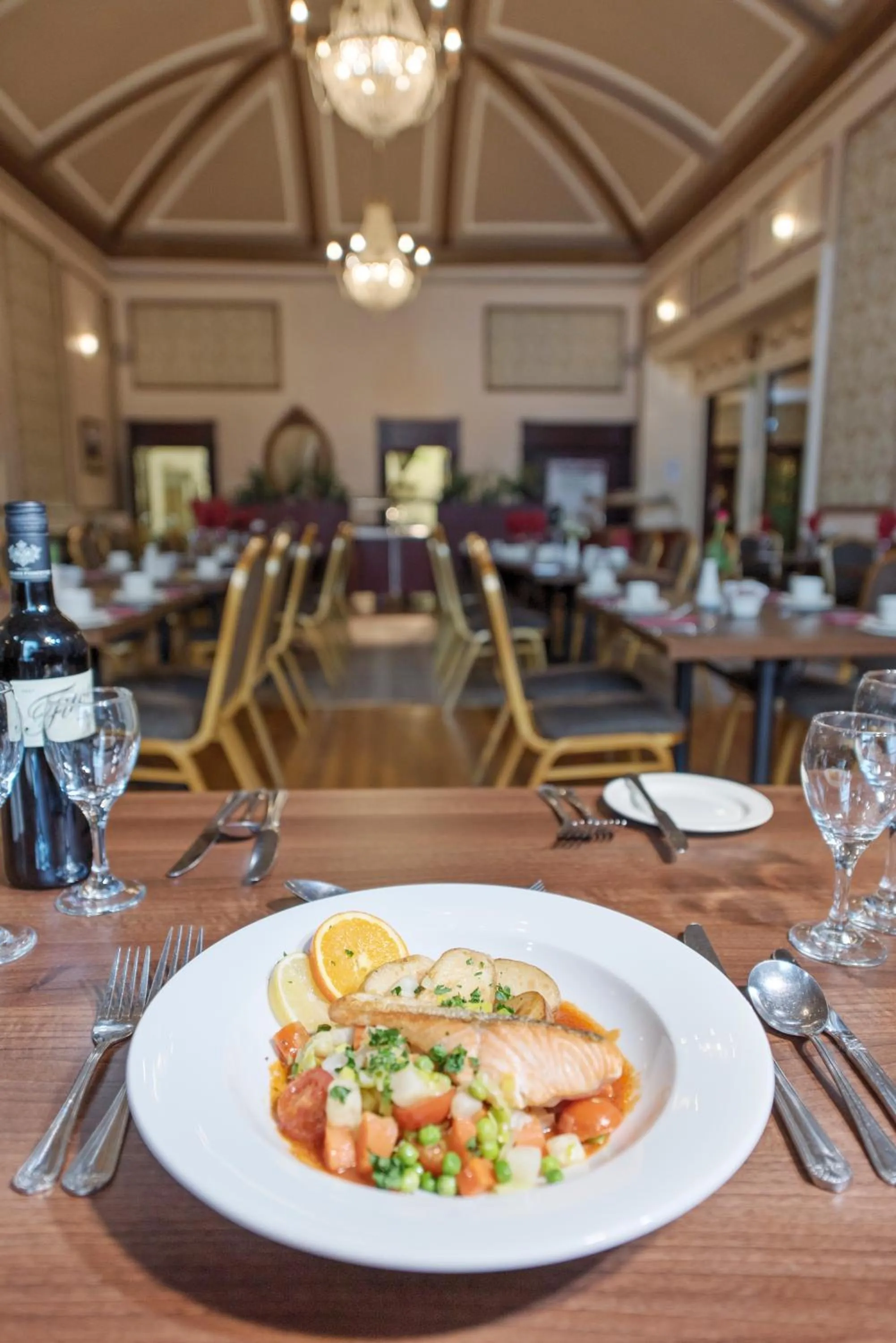 Restaurant/places to eat in Salutation Hotel