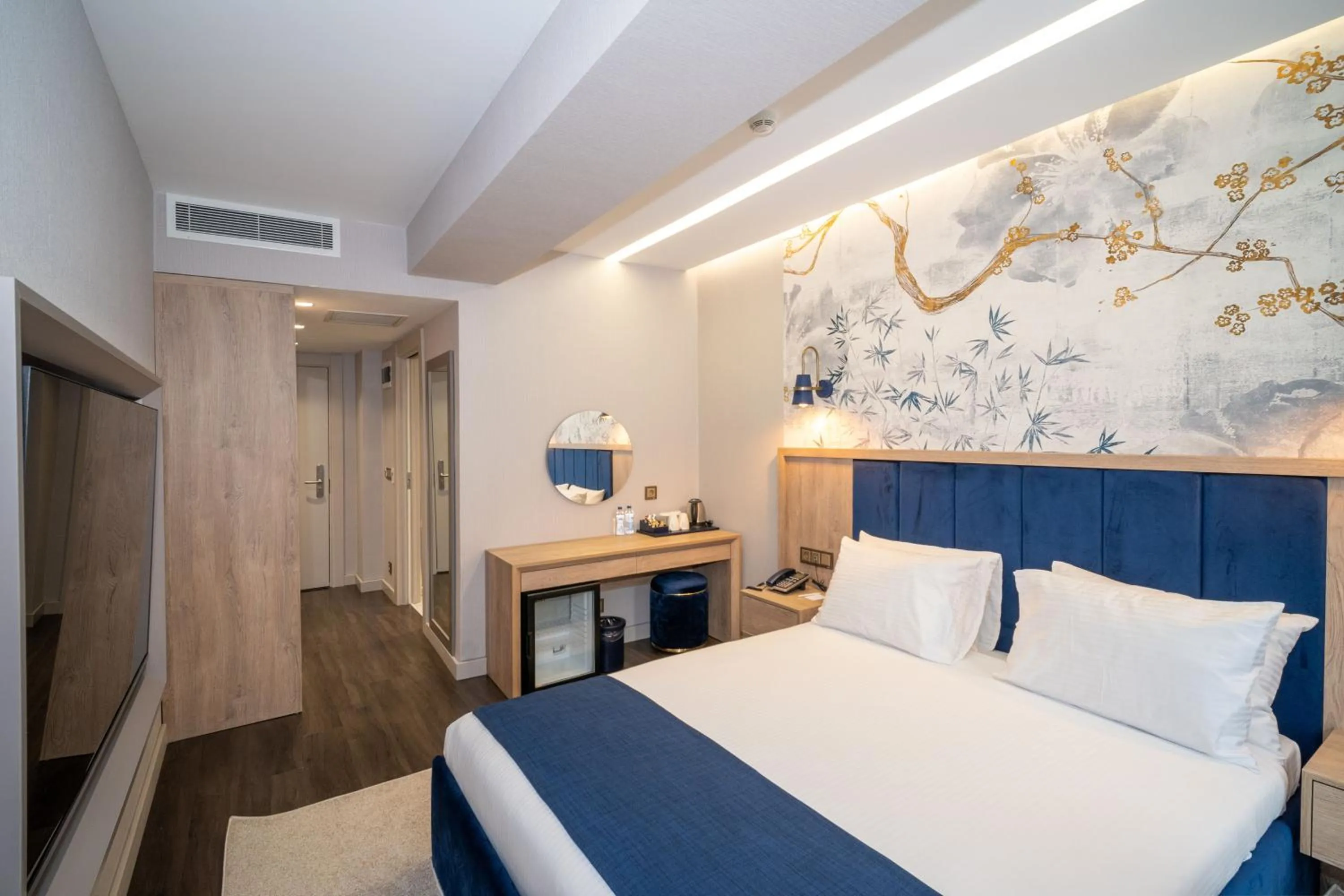 Photo of the whole room, Bed in Querencia Hotel