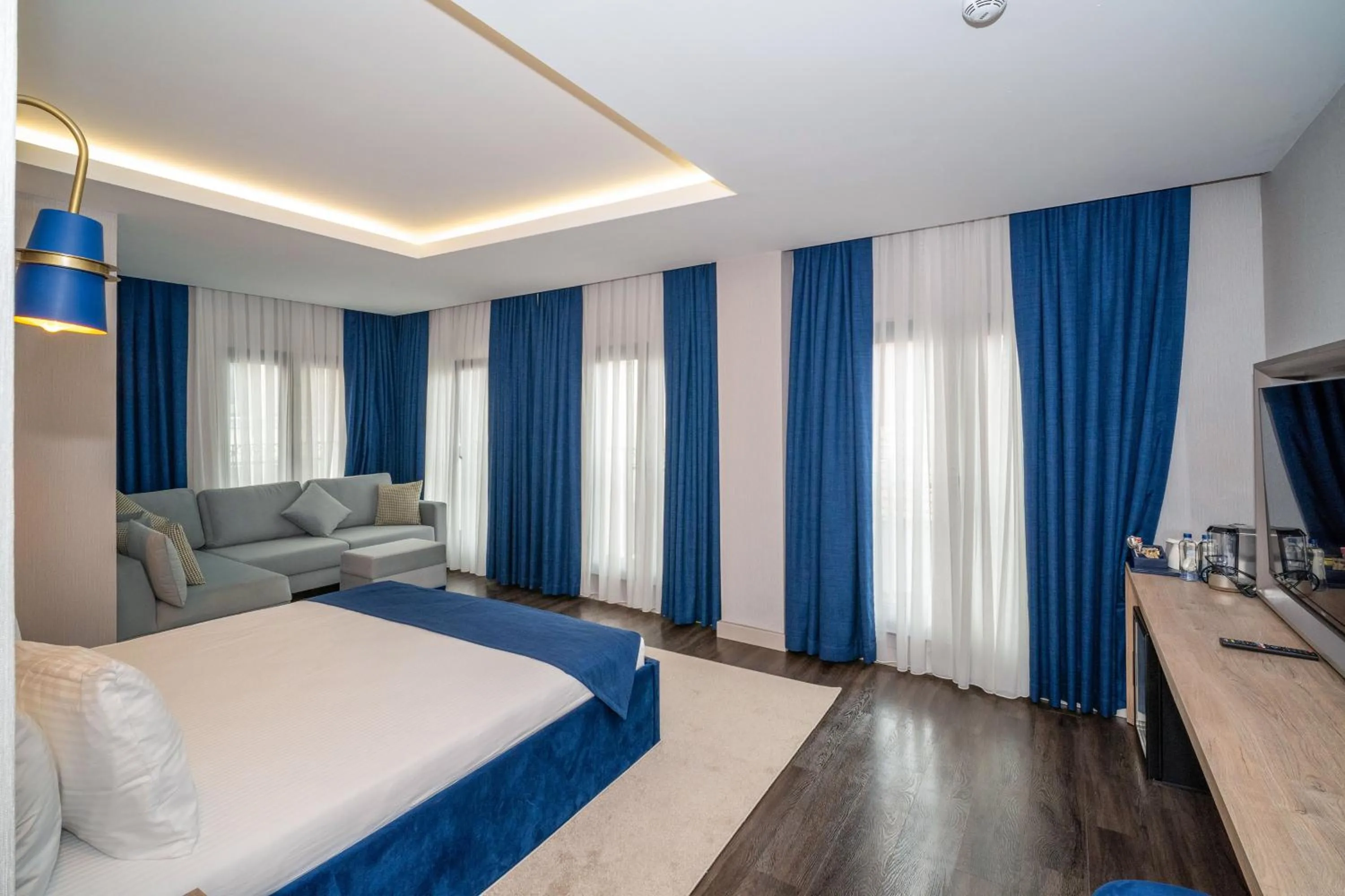 View (from property/room), Bed in Querencia Hotel