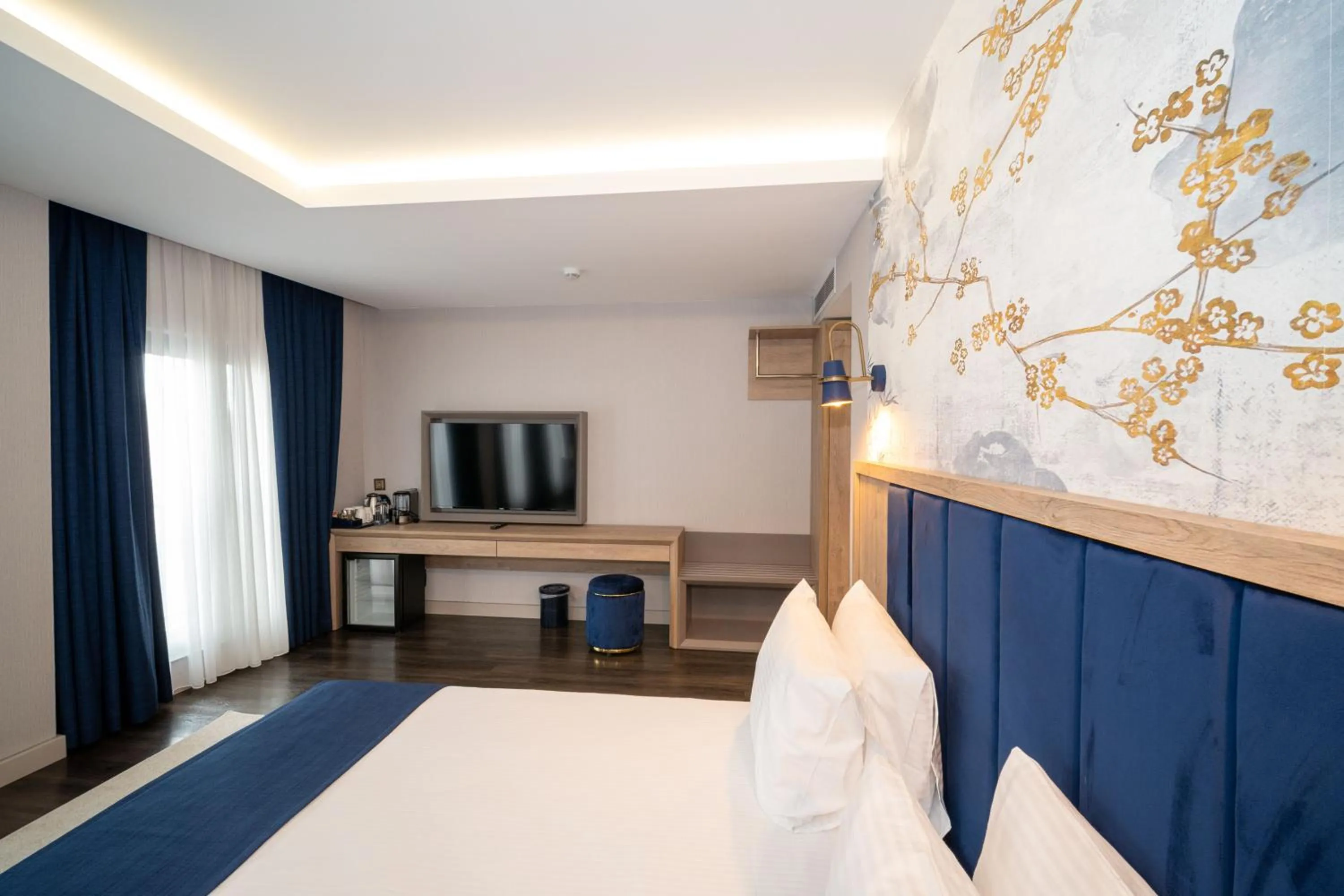 TV and multimedia, Bed in Querencia Hotel