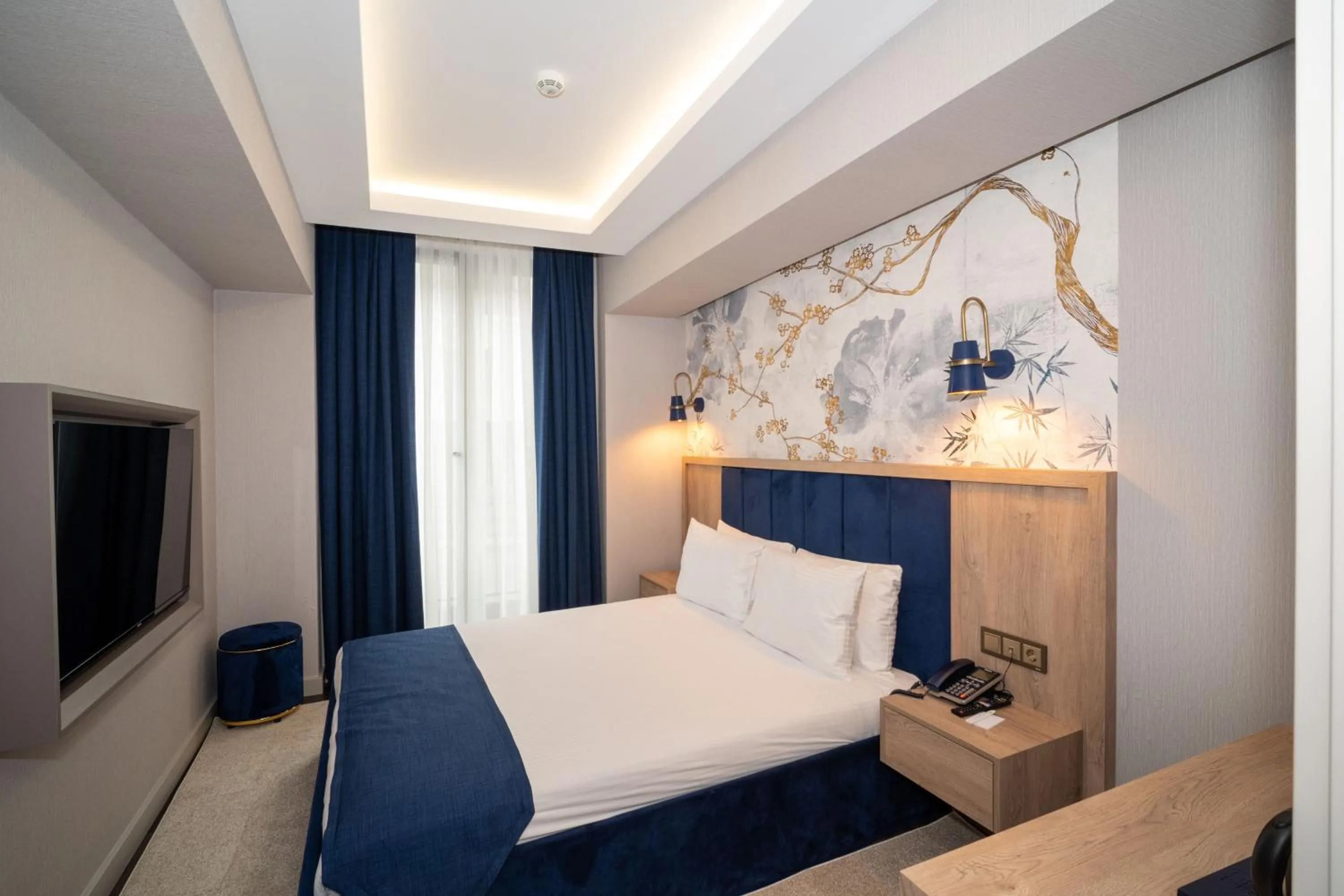 Photo of the whole room, Bed in Querencia Hotel