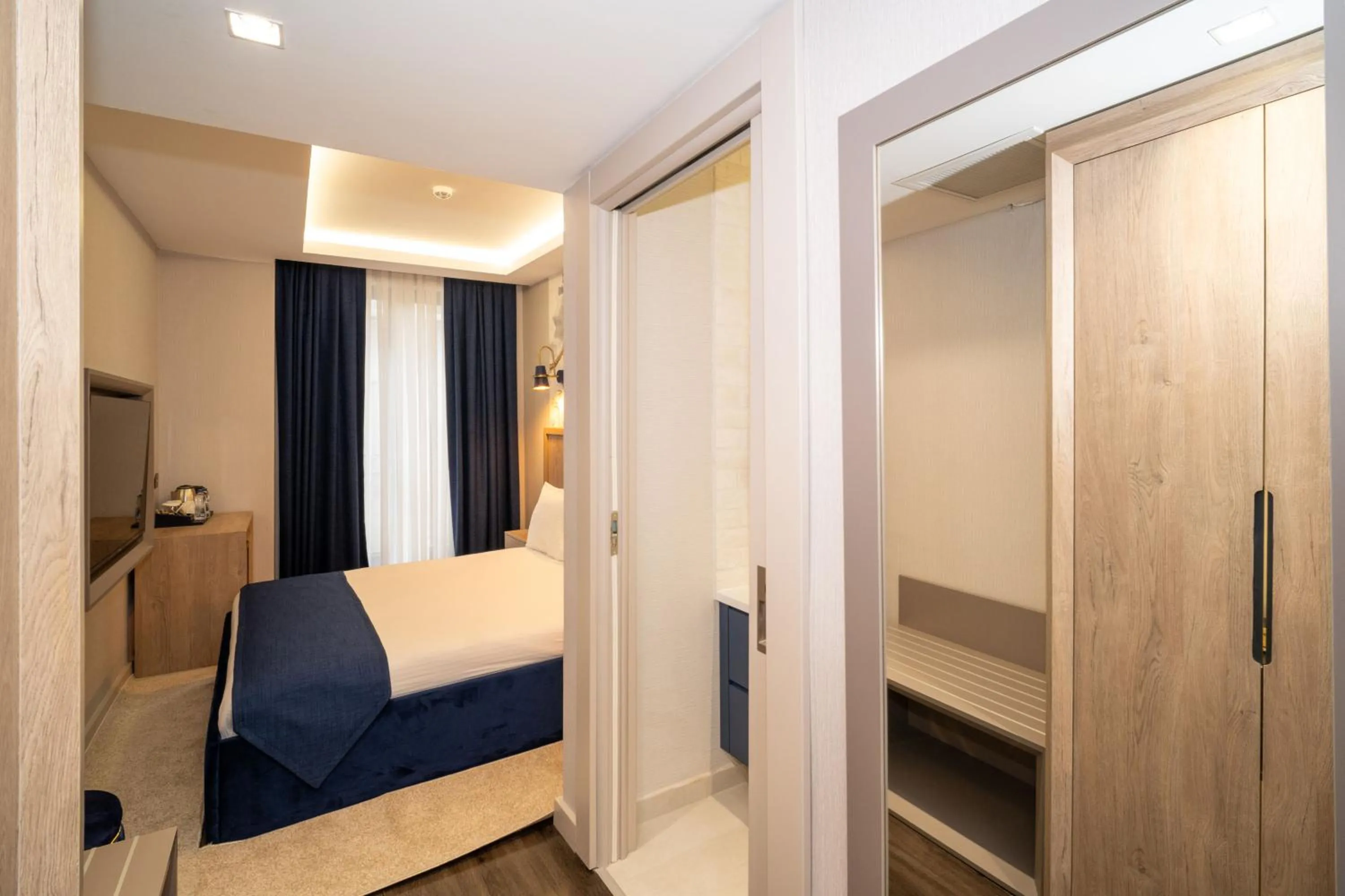 Photo of the whole room, Bed in Querencia Hotel