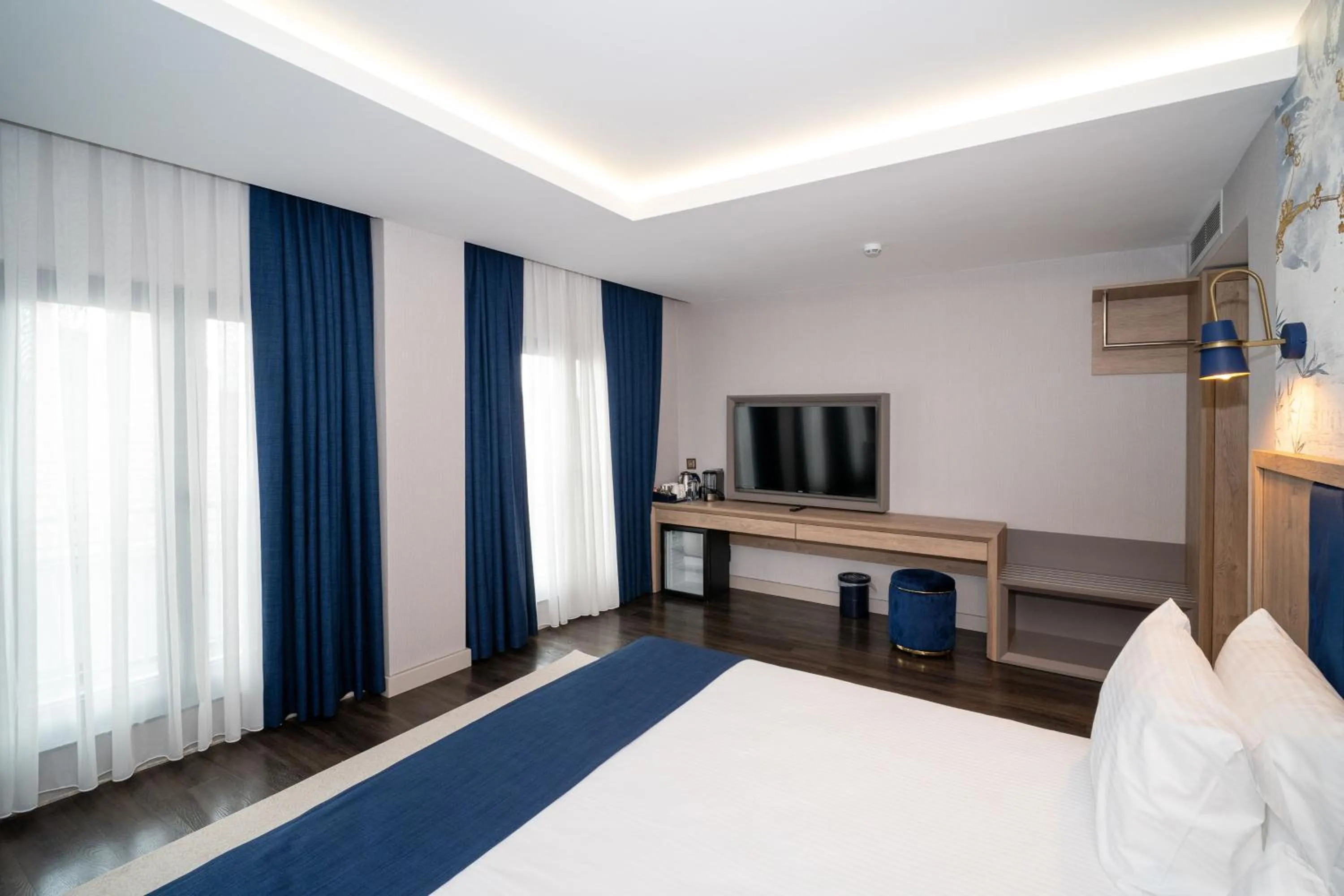 TV and multimedia, Bed in Querencia Hotel