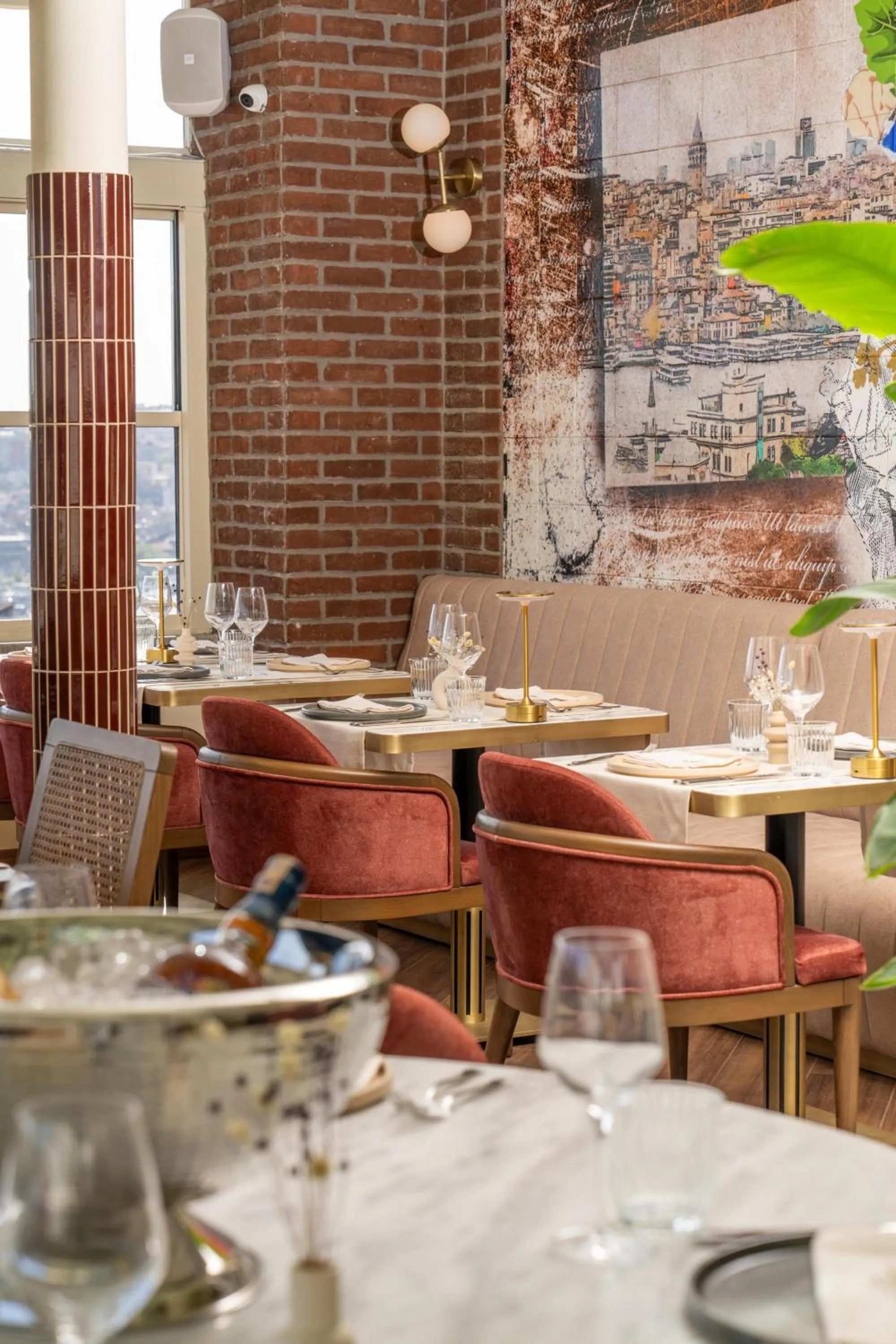 Restaurant/places to eat in Querencia Hotel