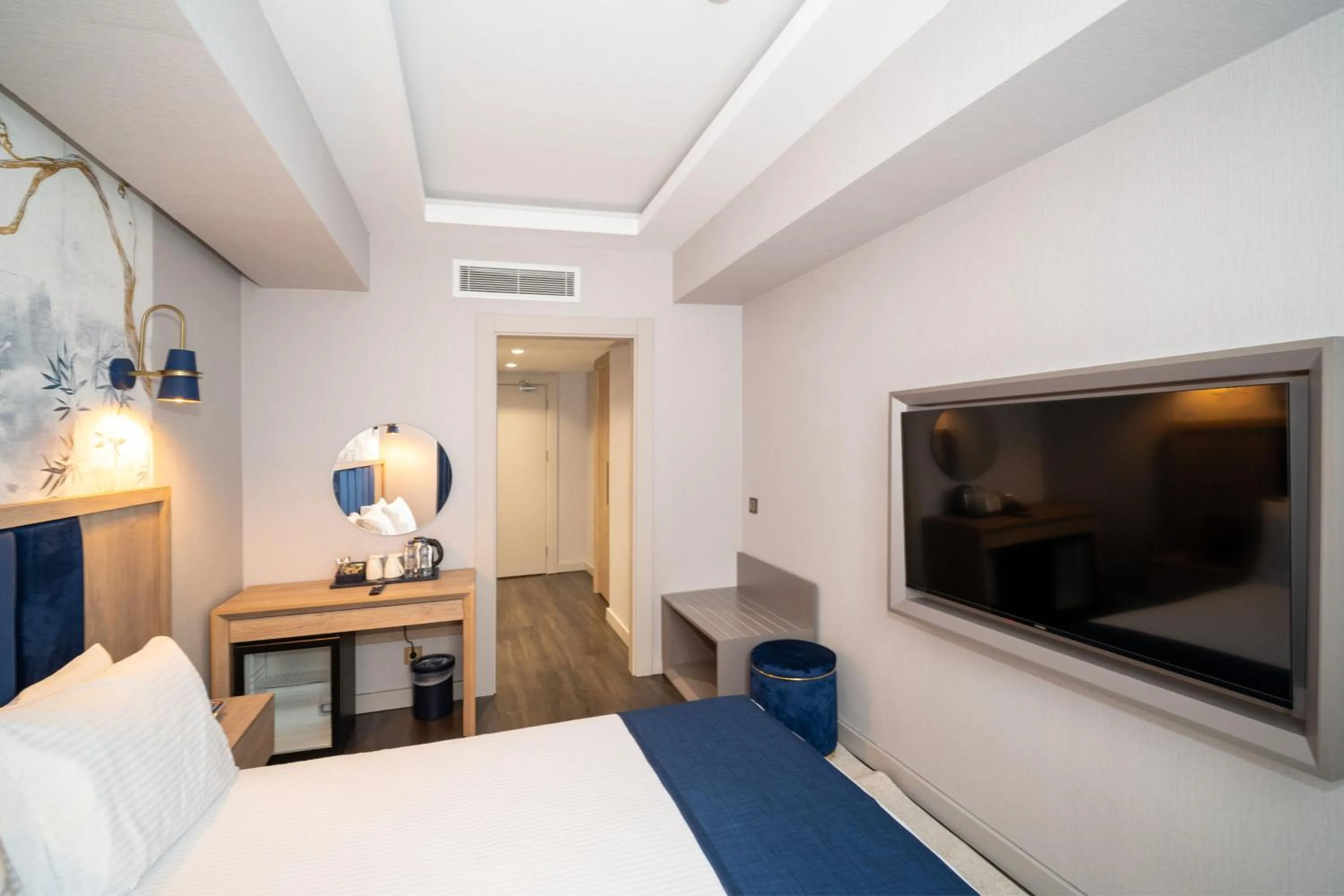 Photo of the whole room, Bed in Querencia Hotel