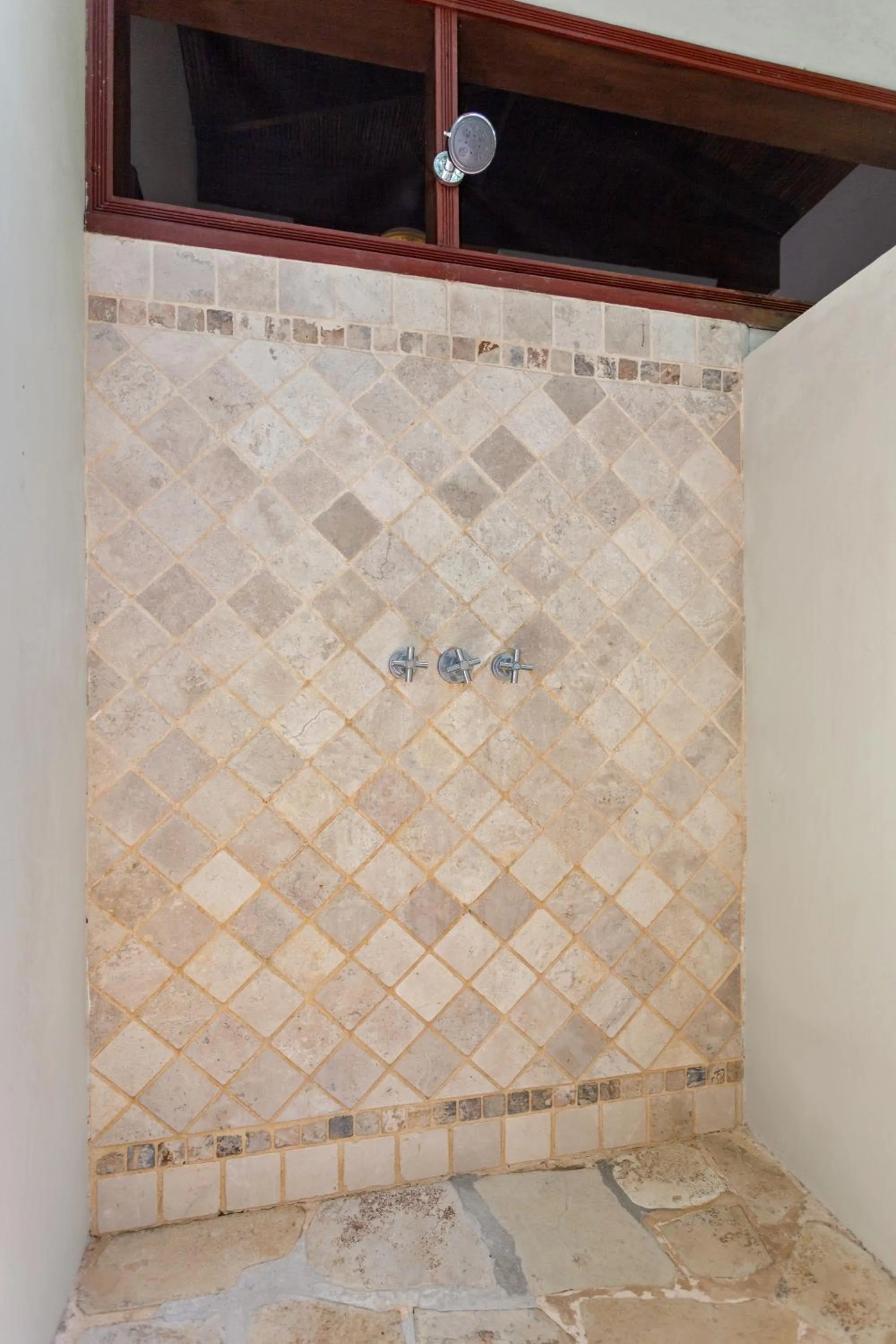 Shower in Ian Anderson Caves Branch Jungle Lodge