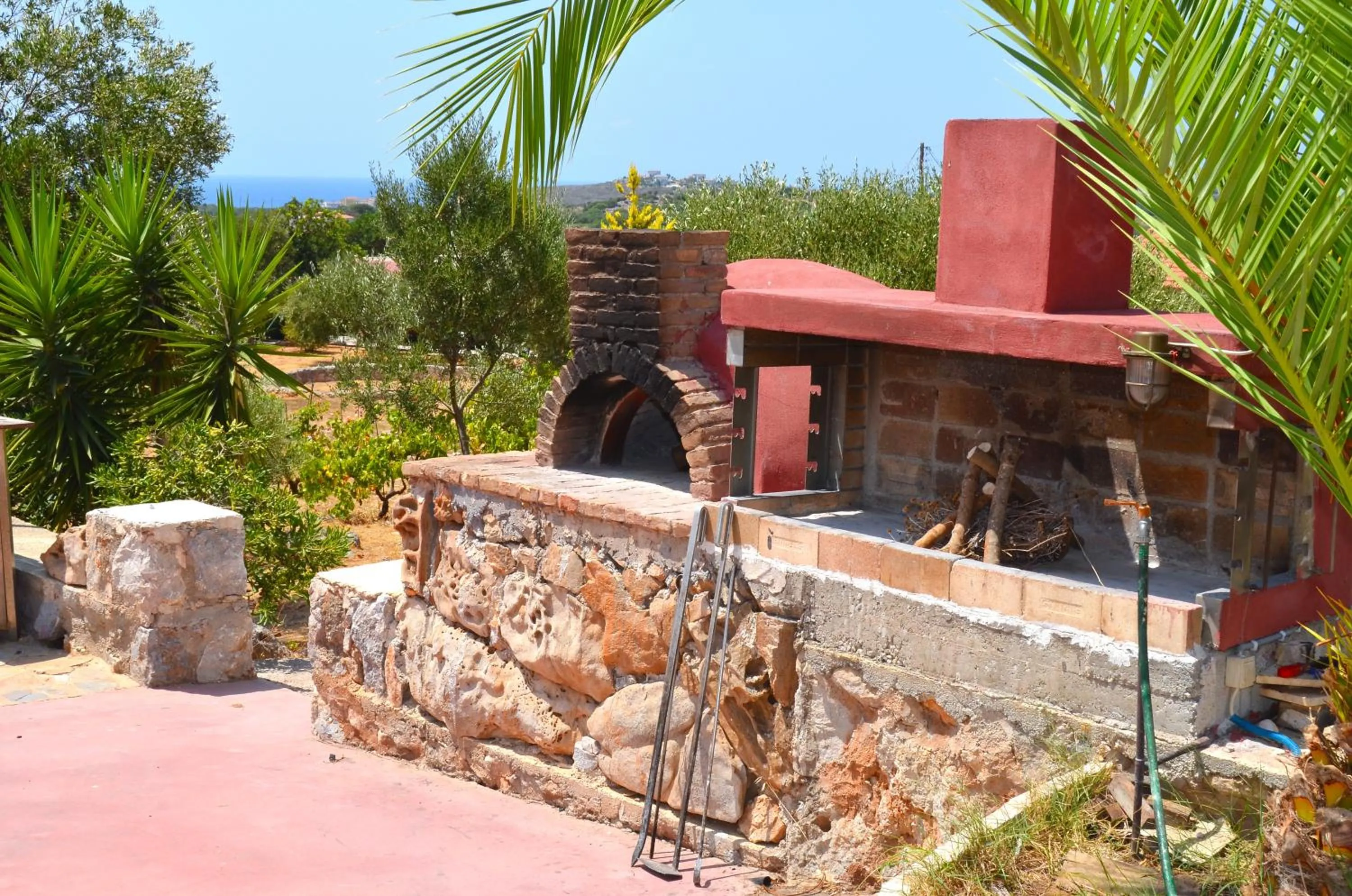 BBQ facilities in Aloni Suites