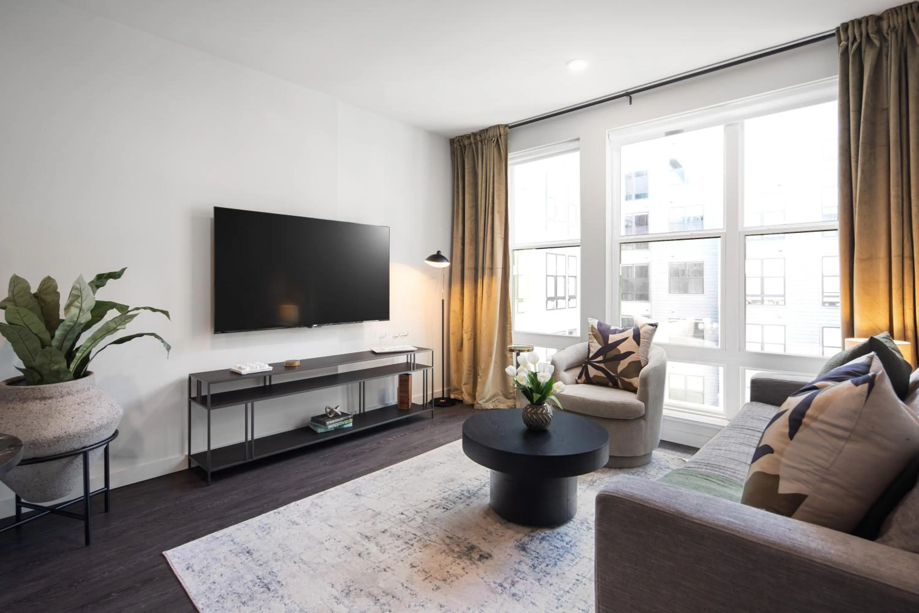 TV and multimedia in Luxury Apartments by Hyatus at The Asher