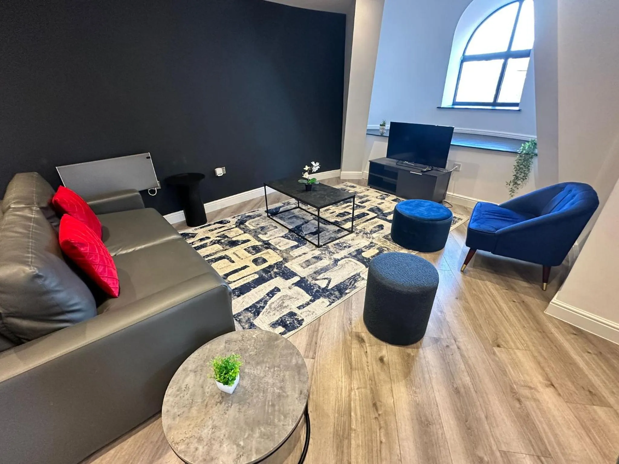 TV and multimedia in Dale Street Apartments Liverpool by Beehosting