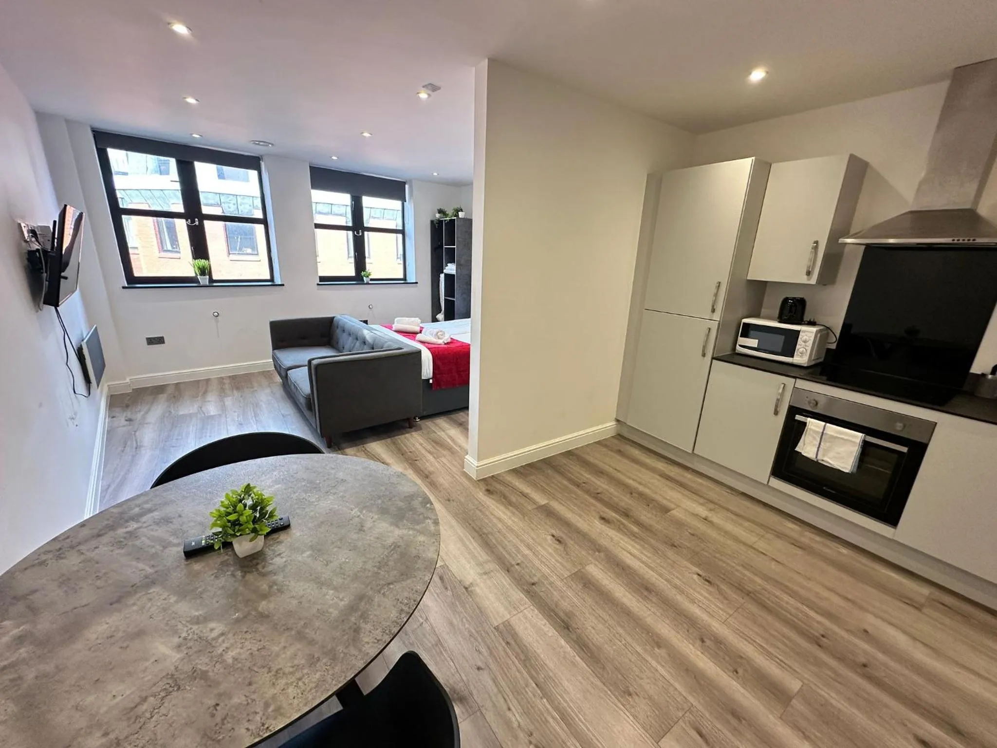 TV and multimedia in Dale Street Apartments Liverpool by Beehosting
