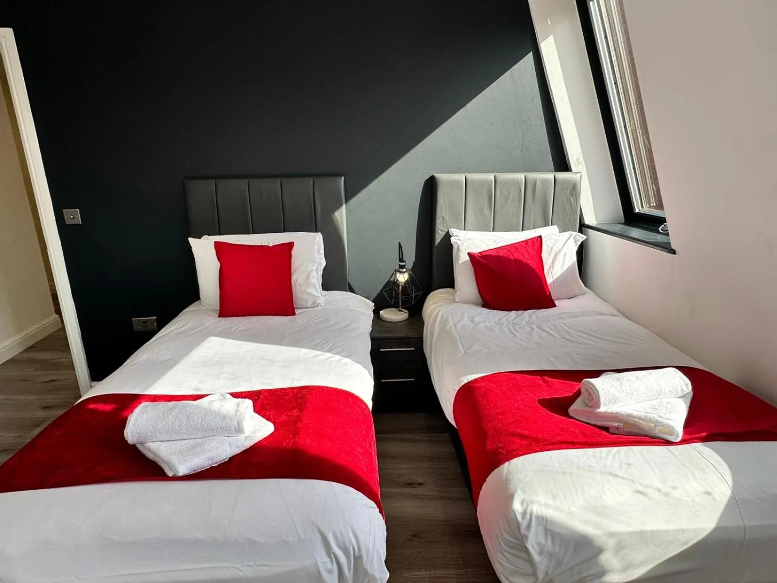 Bed in Dale Street Apartments Liverpool by Beehosting