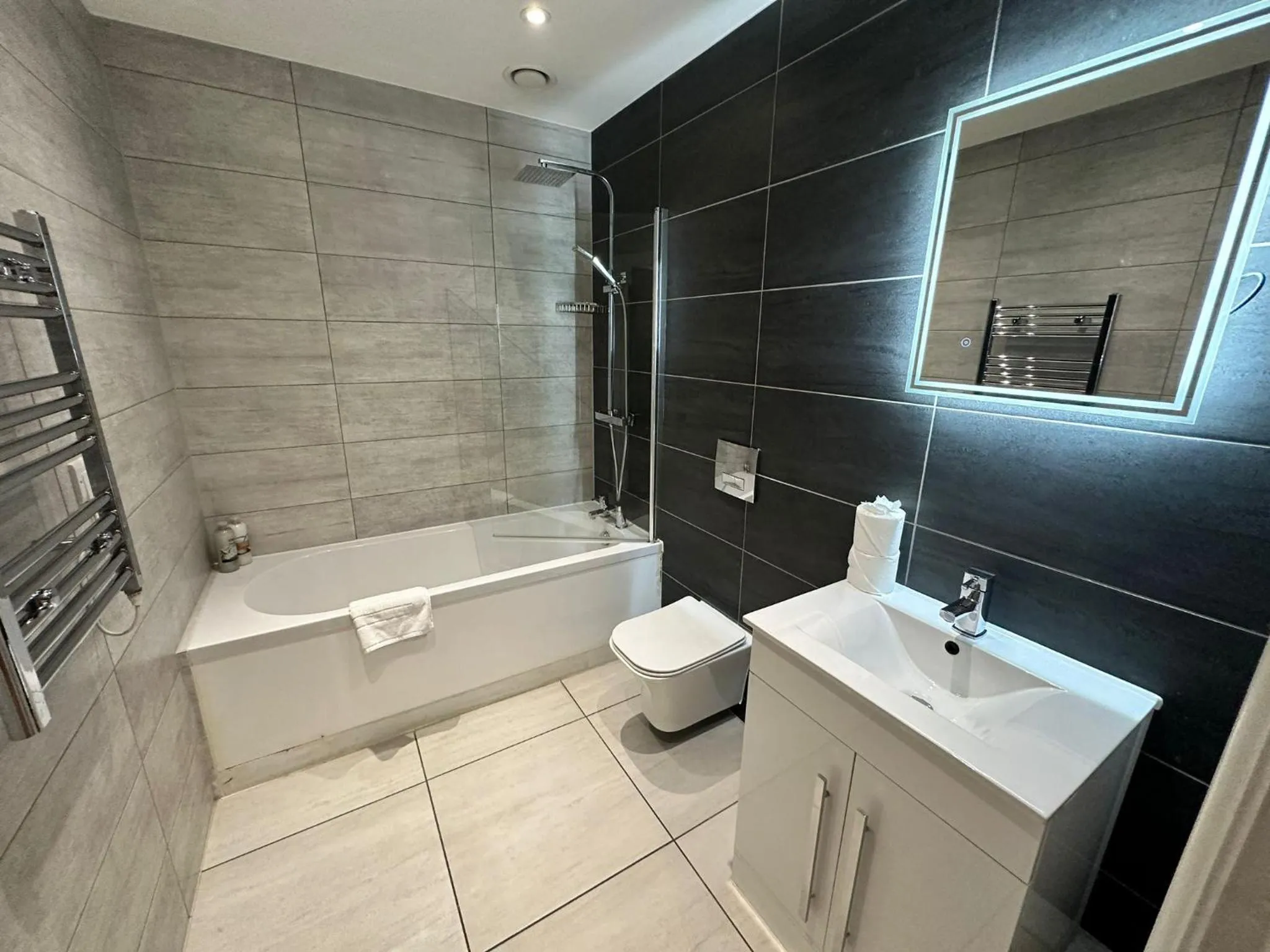 Shower in Dale Street Apartments Liverpool by Beehosting