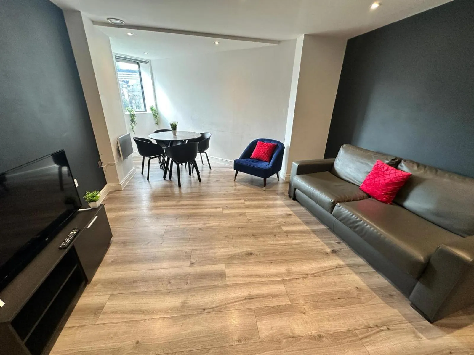 TV and multimedia in Dale Street Apartments Liverpool by Beehosting
