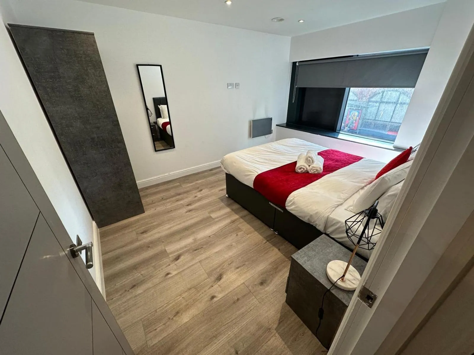 Bed in Dale Street Apartments Liverpool by Beehosting