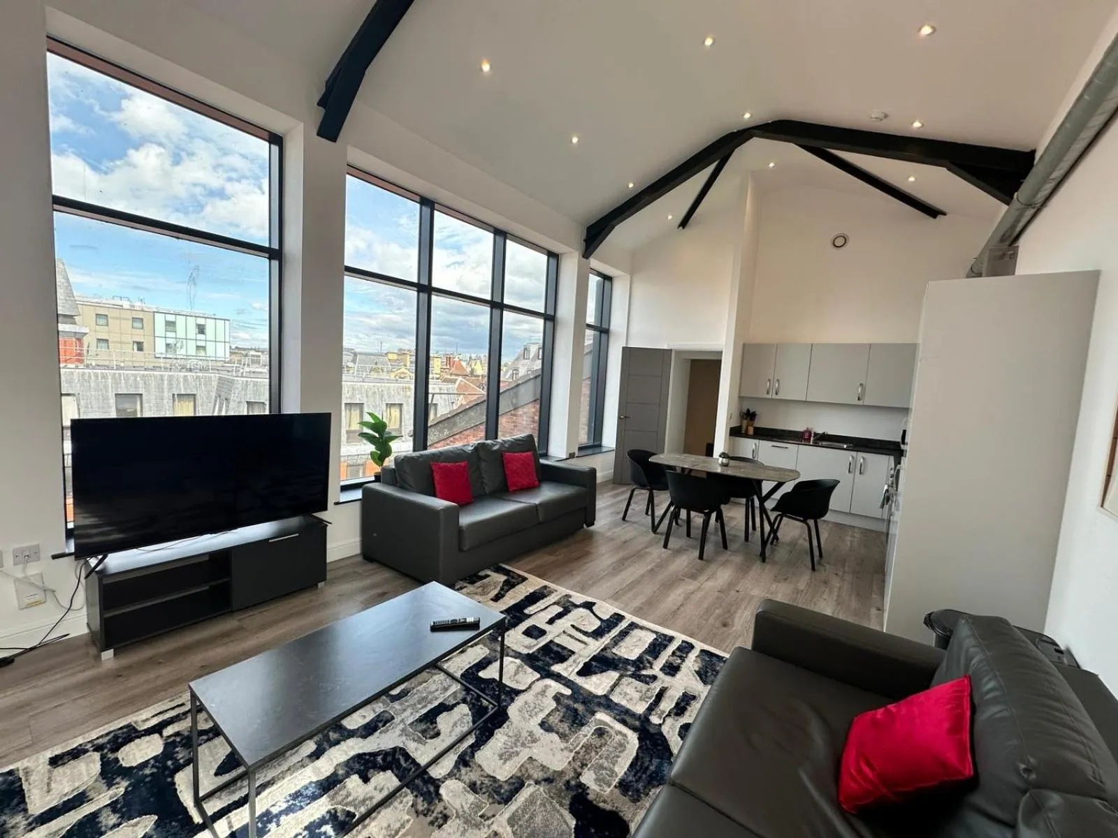 TV and multimedia in Dale Street Apartments Liverpool by Beehosting