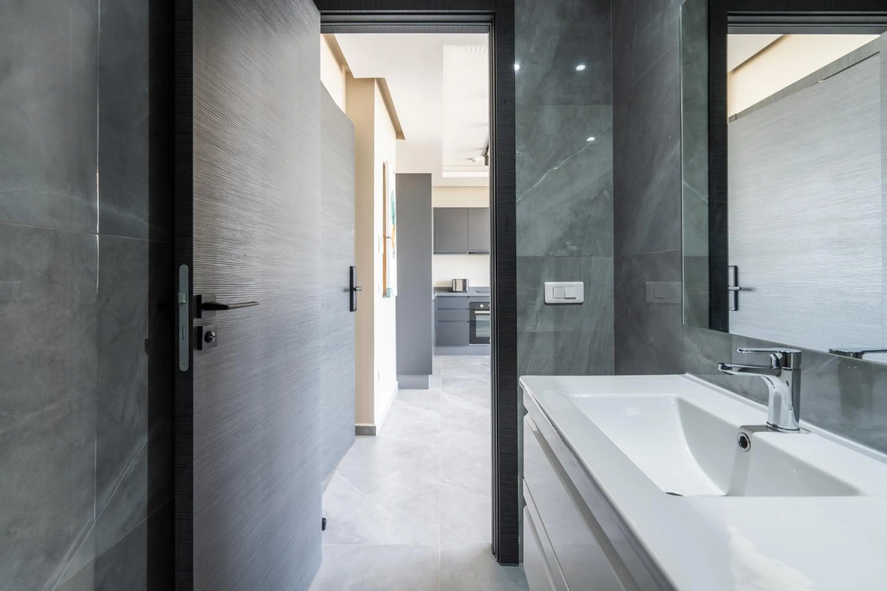 Shower in Atlantic View Appart'Hotel