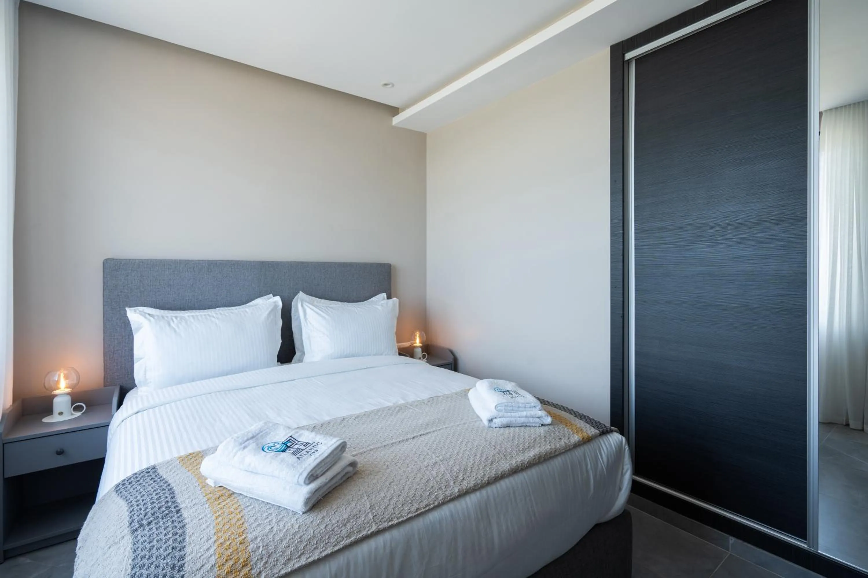 Bed in Atlantic View Appart'Hotel