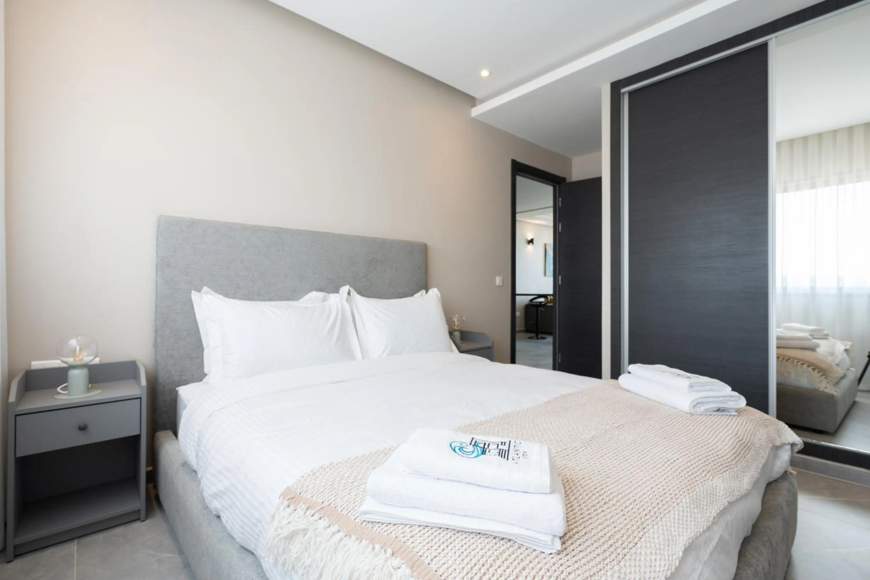 Bed in Atlantic View Appart'Hotel