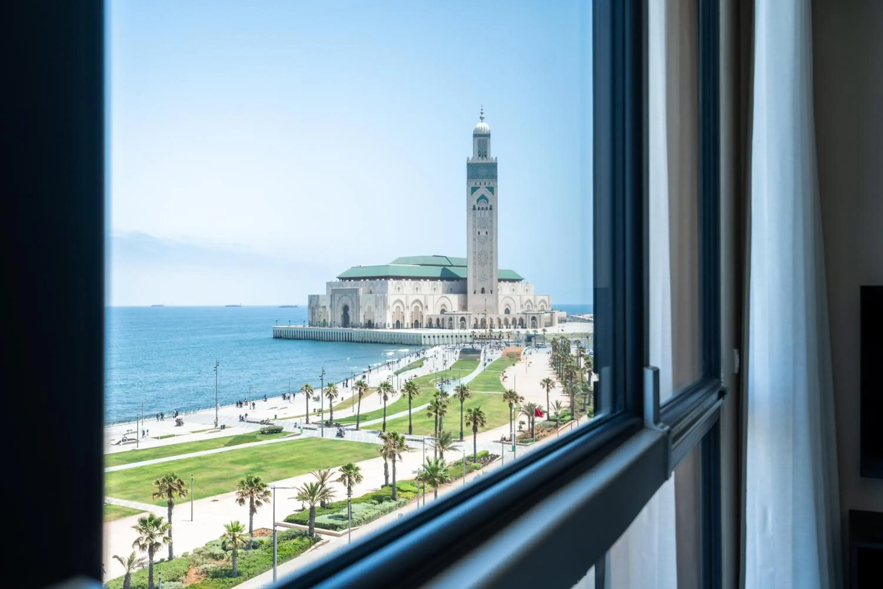 Deluxe One-Bedroom Apartment with Ocean View in Atlantic View Appart'Hotel Deluxe One-Bedroom Apartment with Ocean View in Atlantic View Appart'Hotel