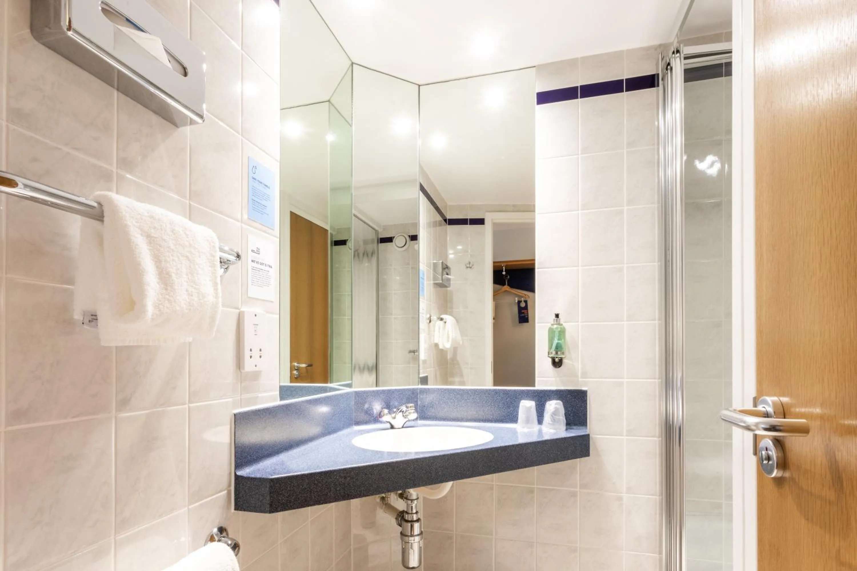 Bathroom in Holiday Inn Express Perth by IHG