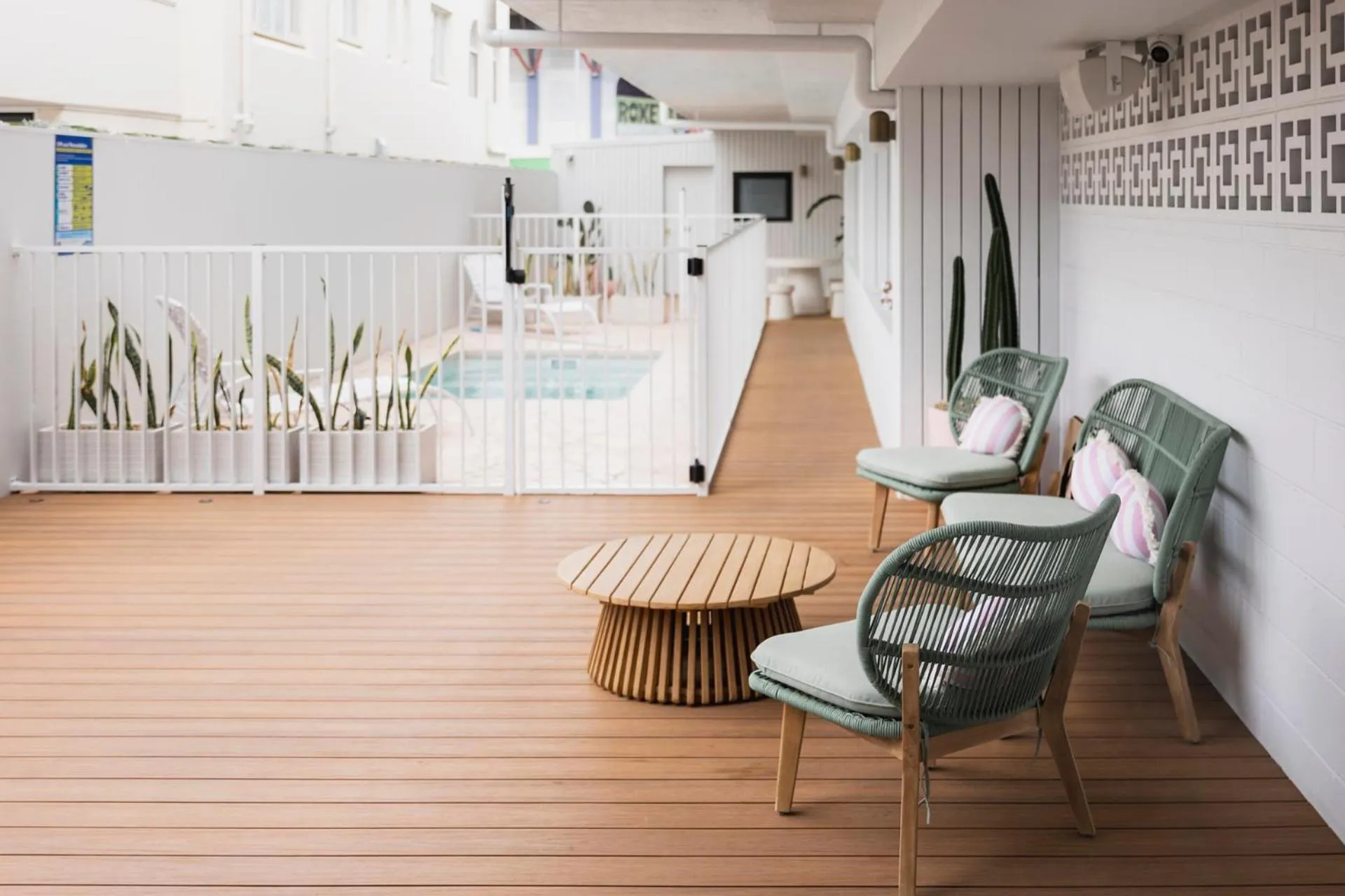 Swimming pool in Surfside 22