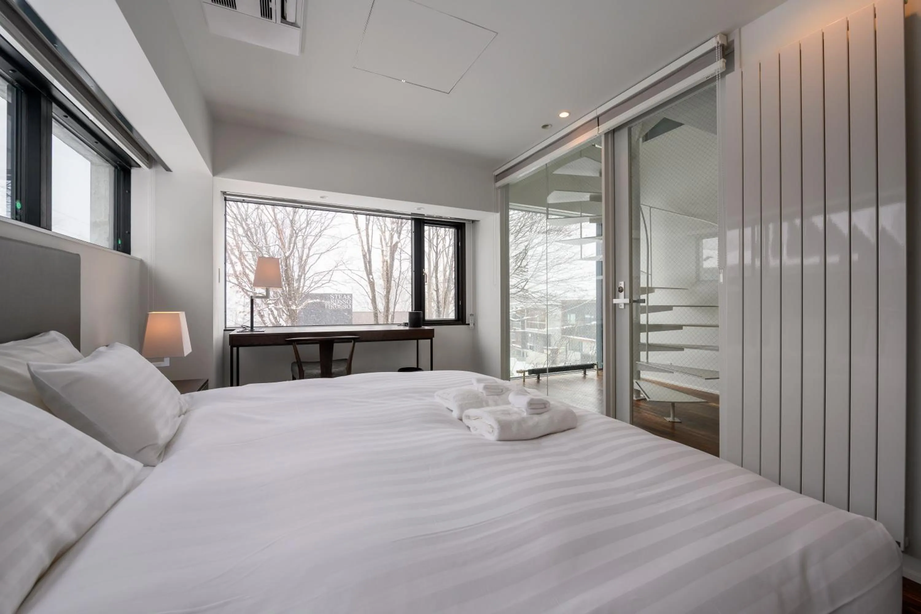 Bedroom, Bed in Hinzan