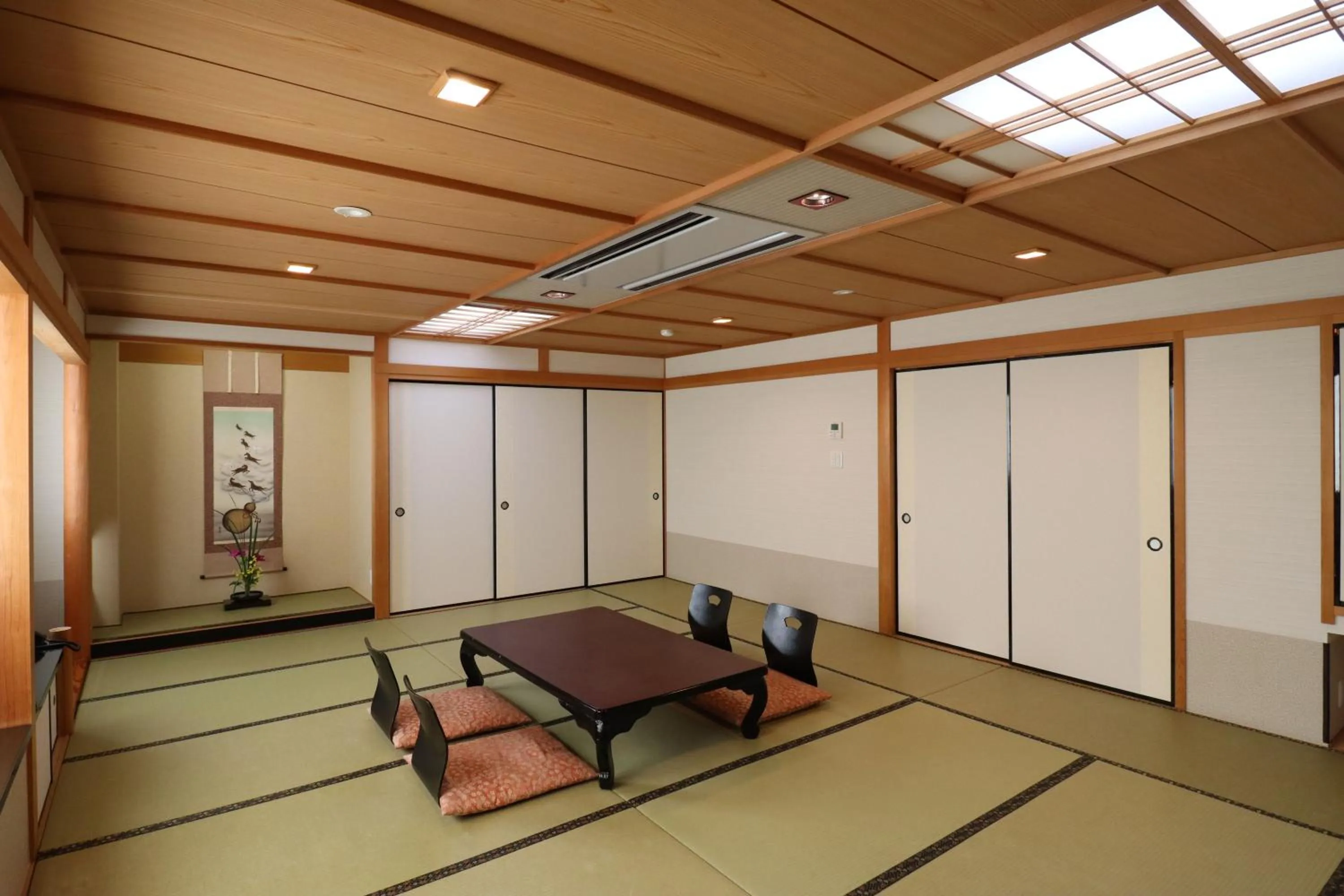 Photo of the whole room in Ryokan Miyoshi