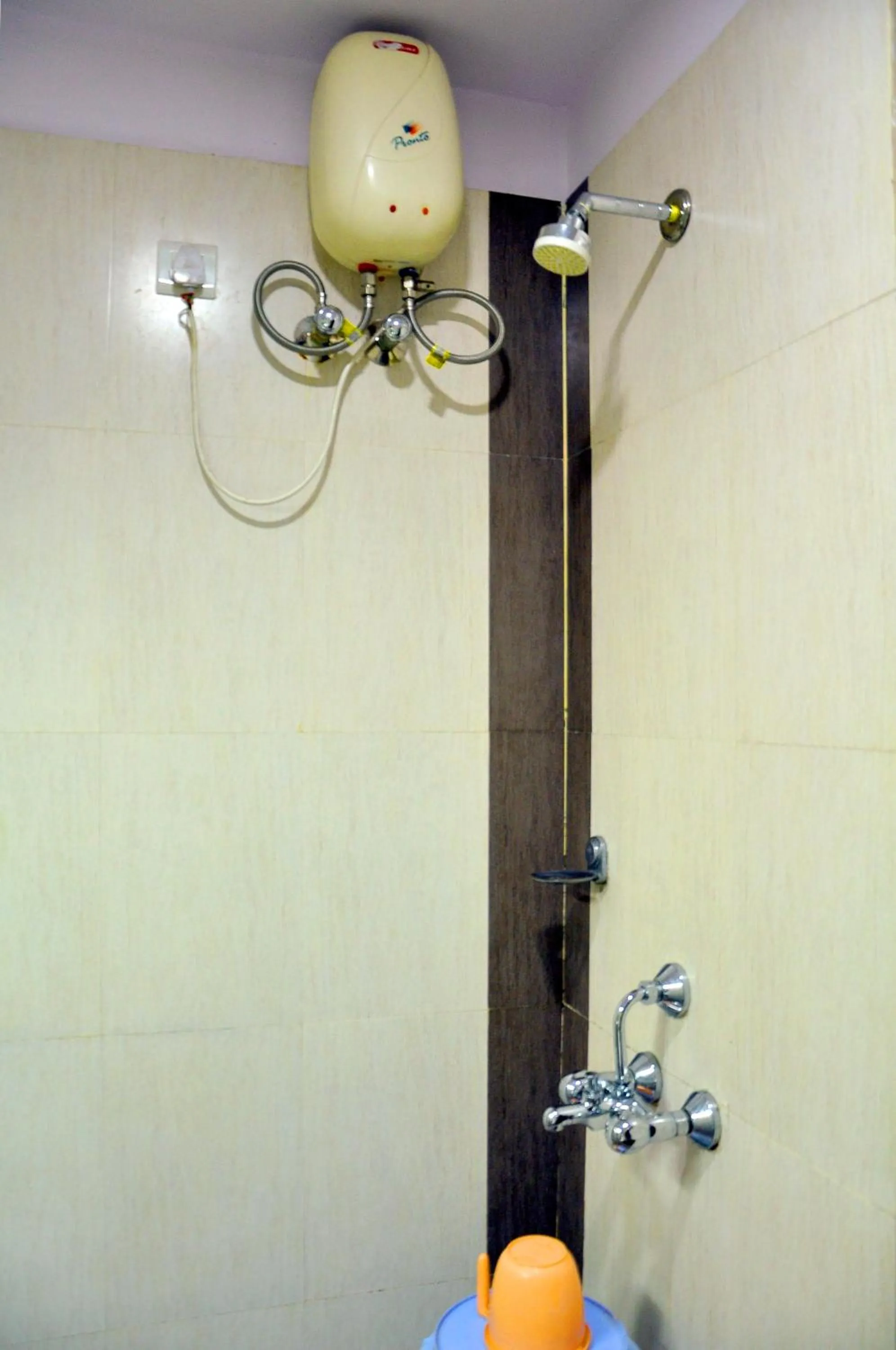 Shower in hotel in nova
