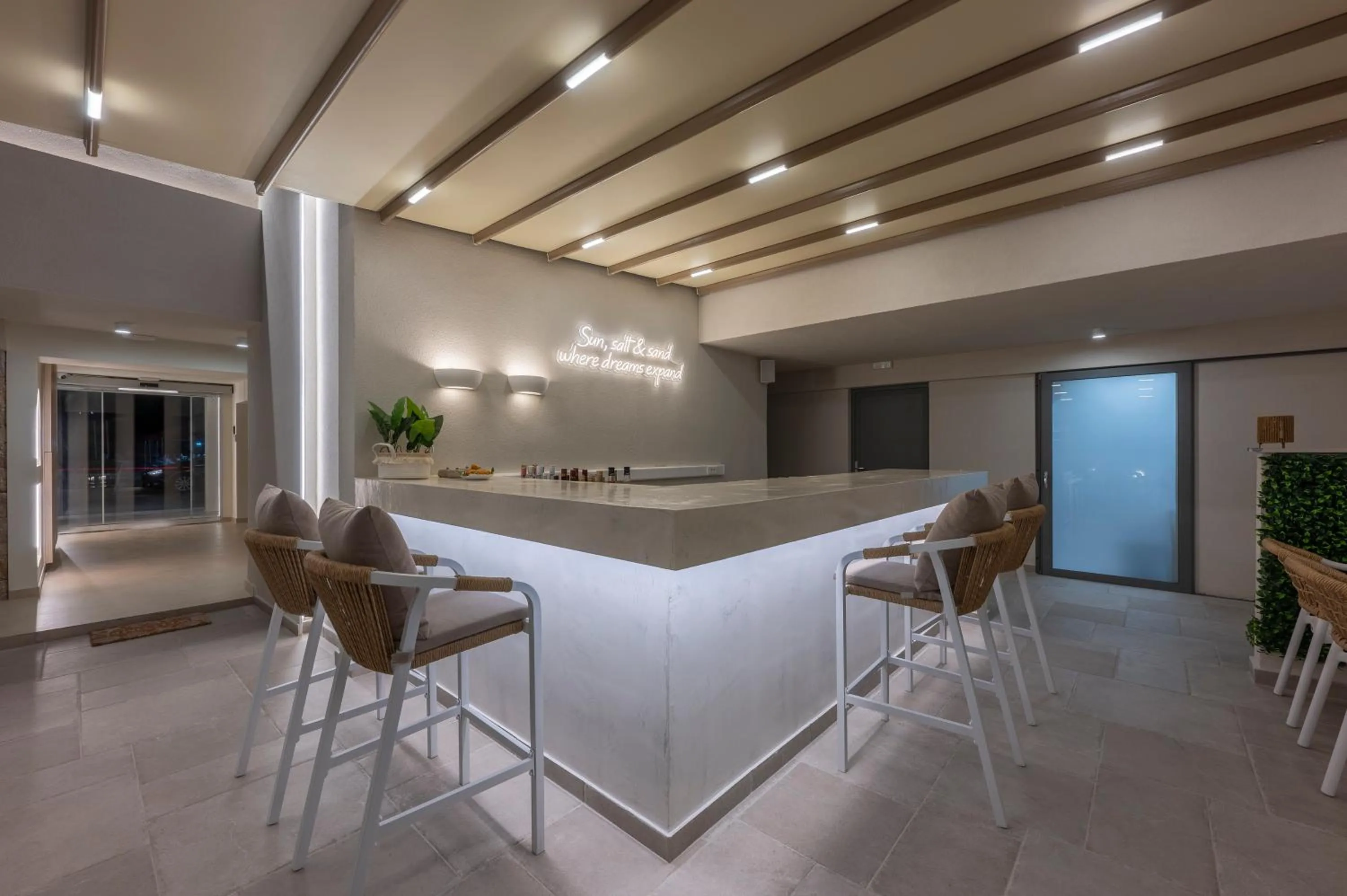 Dining area in Sandy Seaside Suites