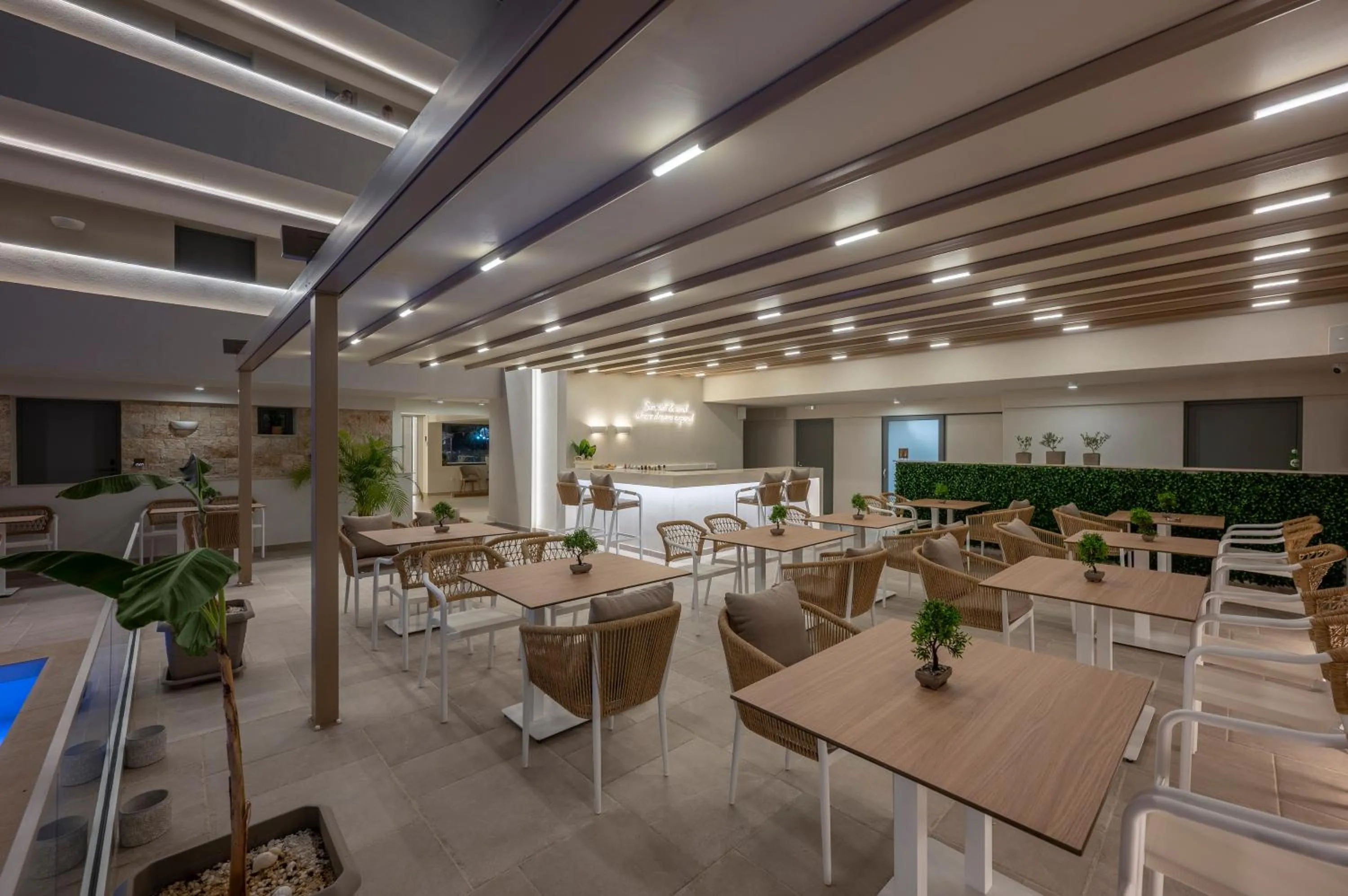 Restaurant/places to eat in Sandy Seaside Suites