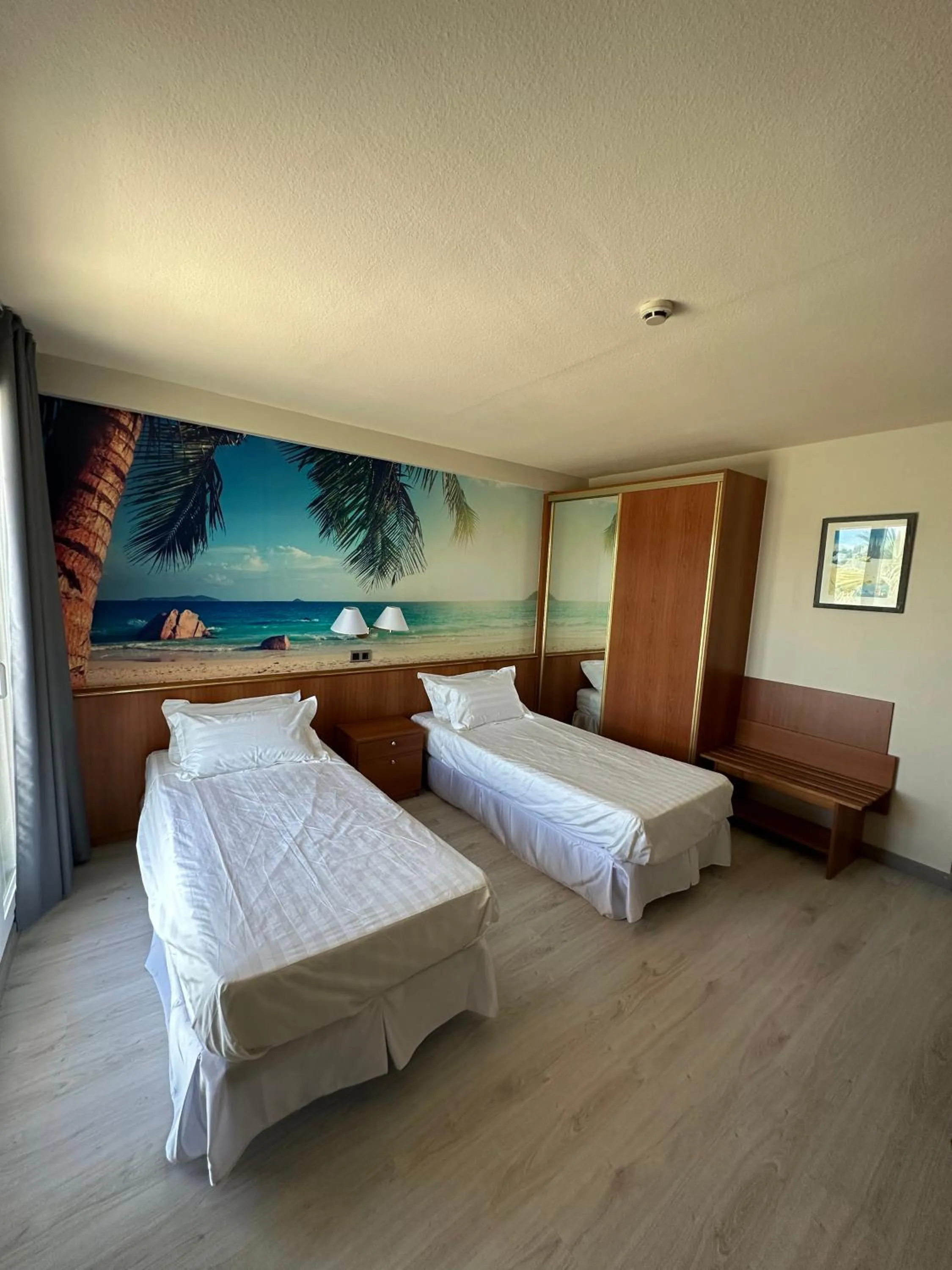 Photo of the whole room, Bed in Cambrils Paradise