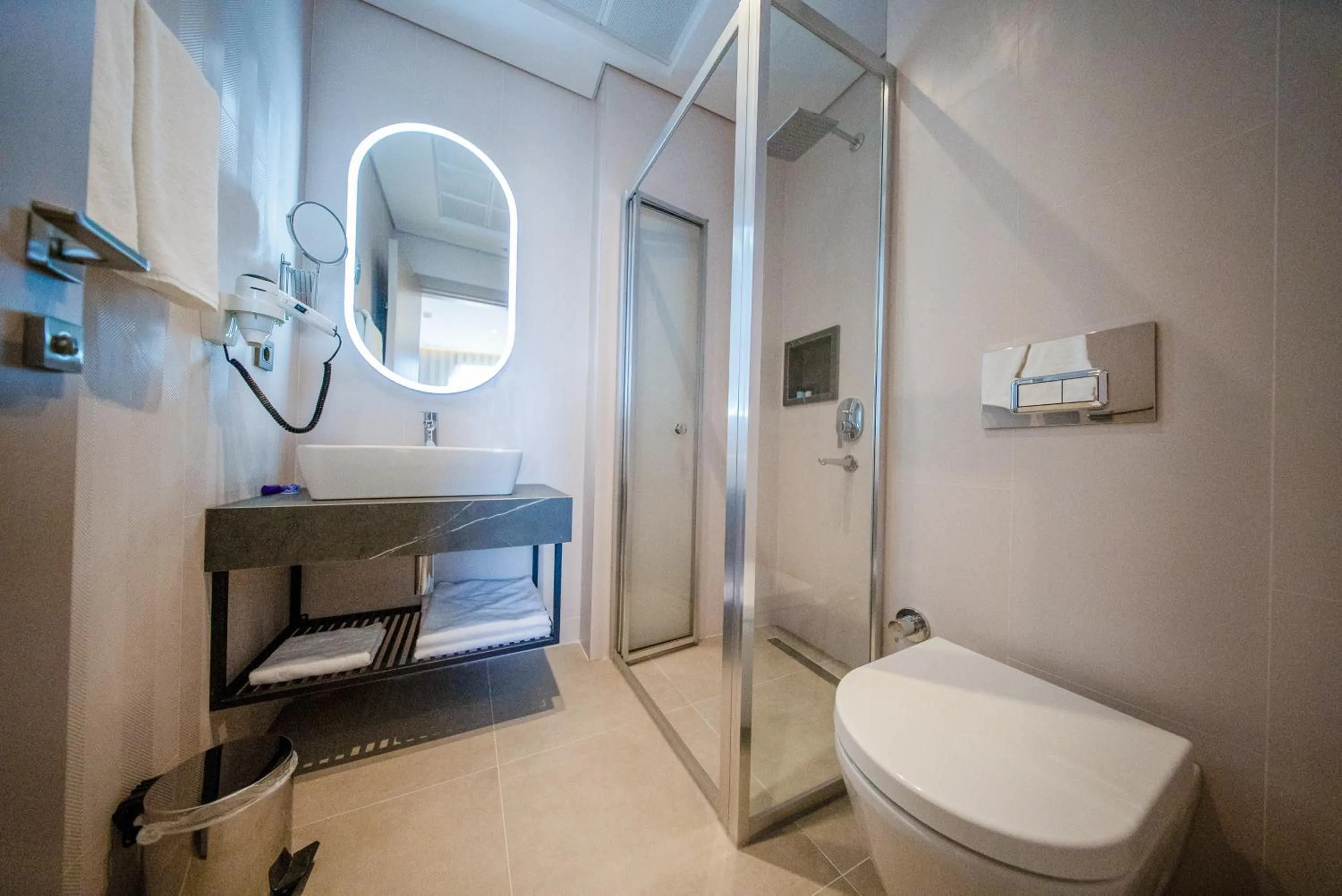 Shower in The Palm Bosphorus Hotel