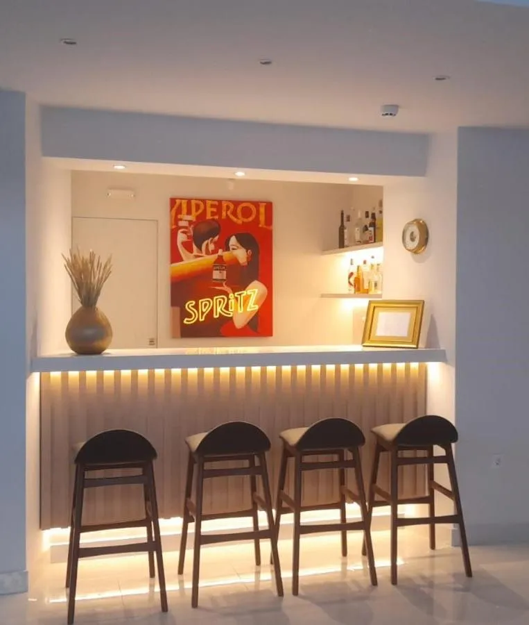 Restaurant/places to eat in Gallery Central Piraeus Port