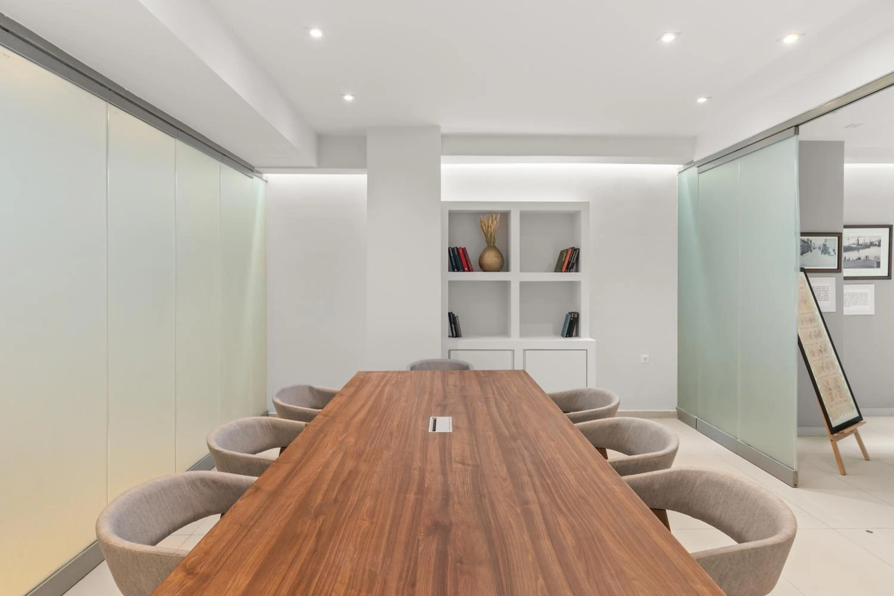 Business facilities in Gallery Central Piraeus Port