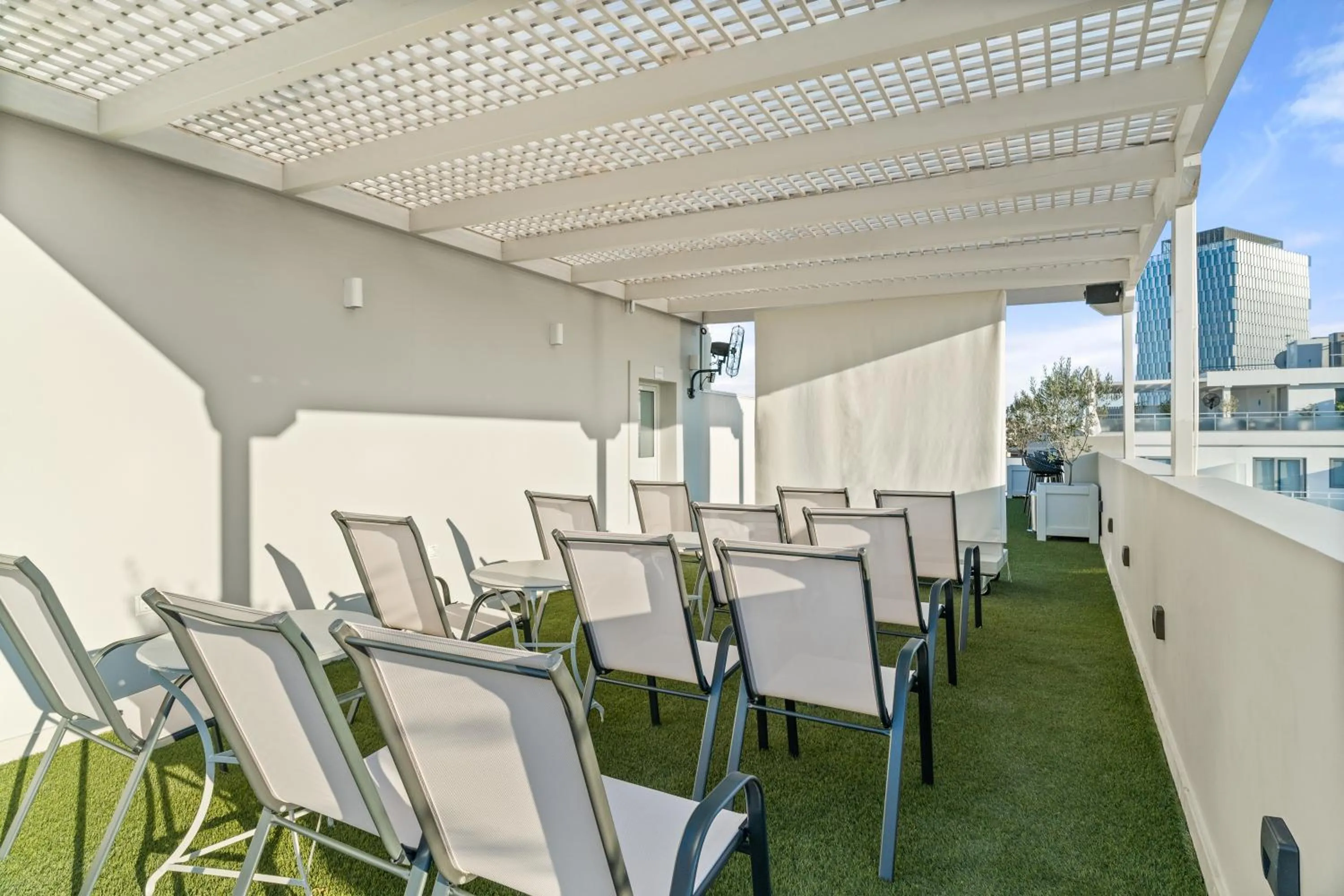 Entertainment in Gallery Central Piraeus Port