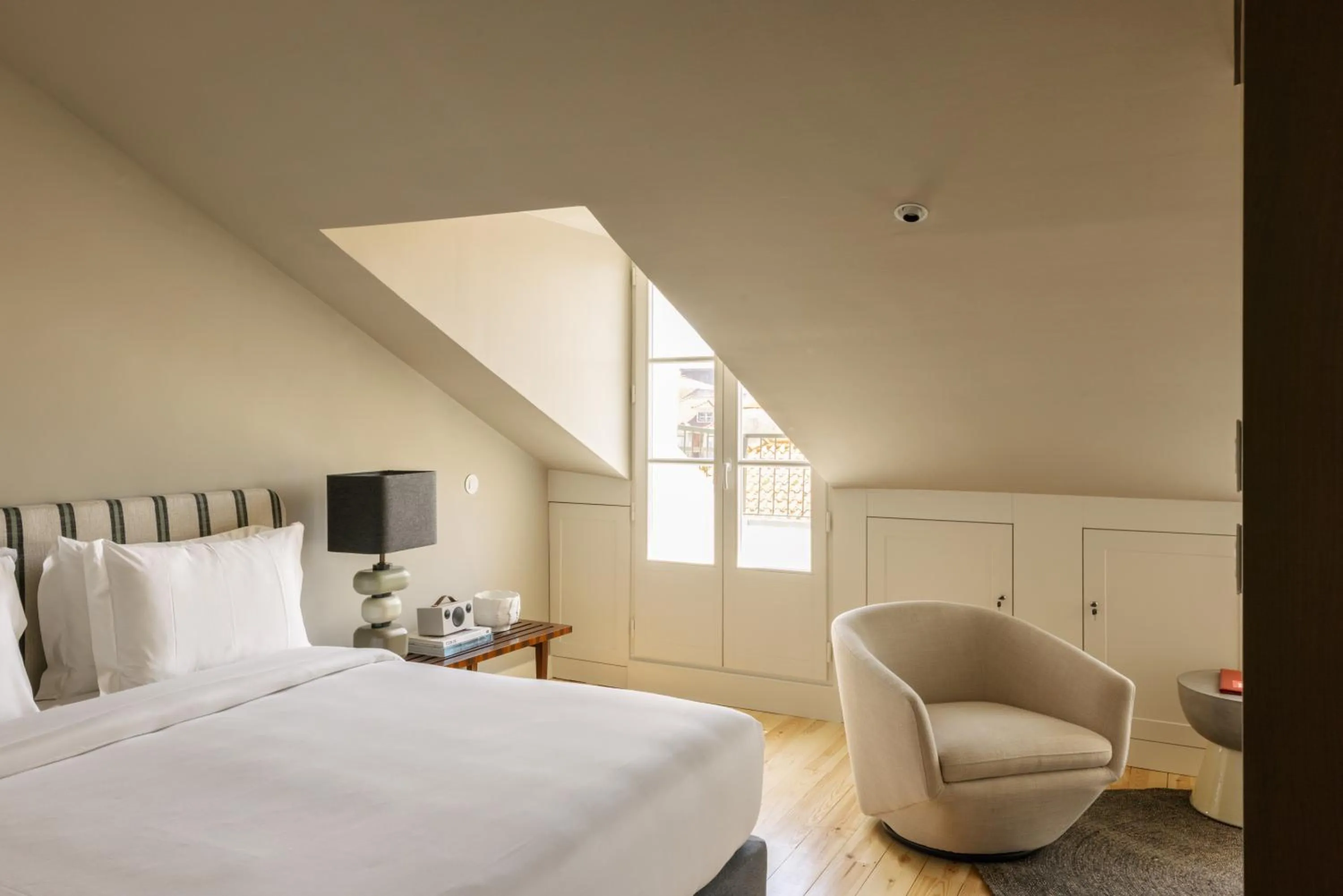 Bedroom, Bed in Dare Lisbon River