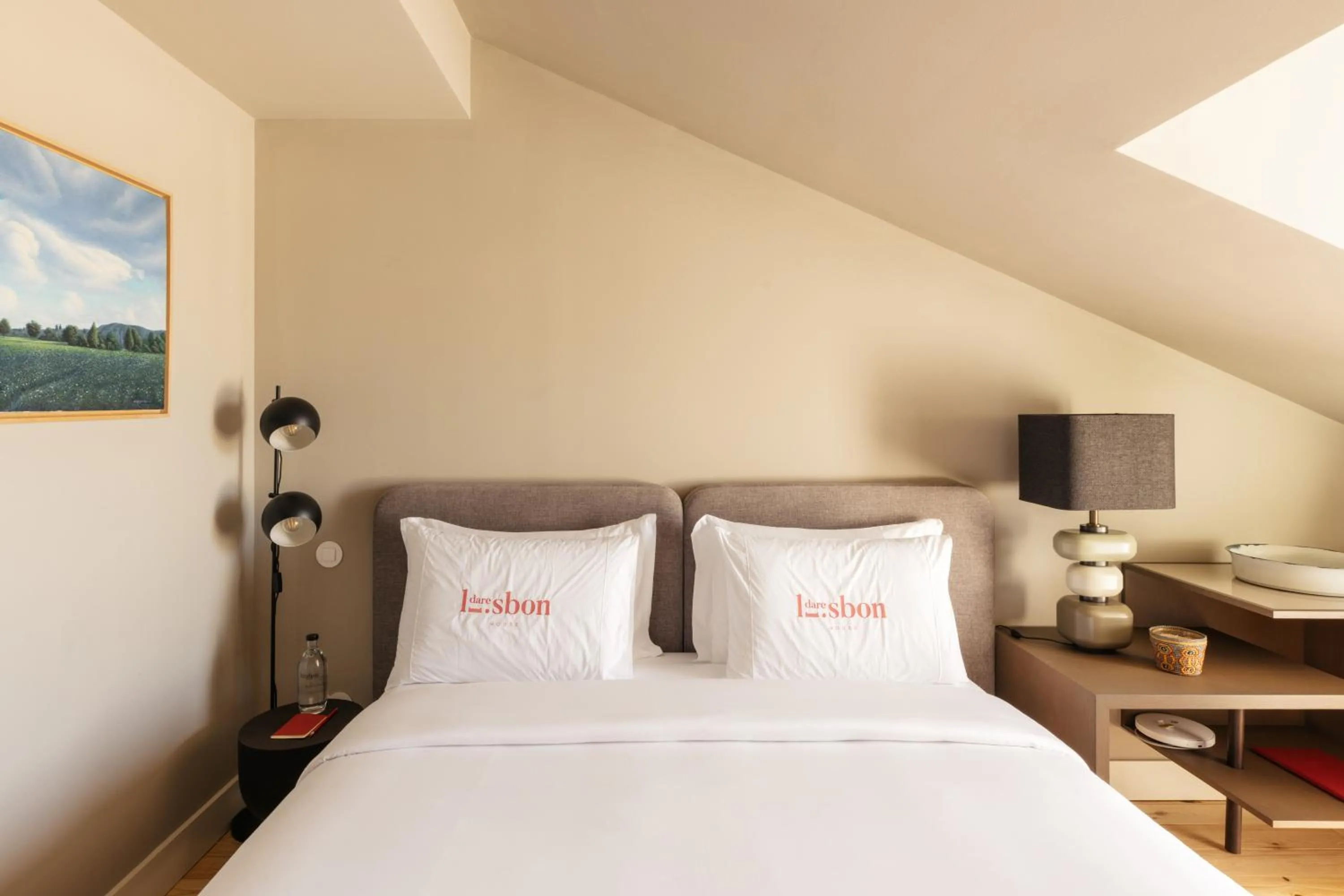 Bedroom, Bed in Dare Lisbon River