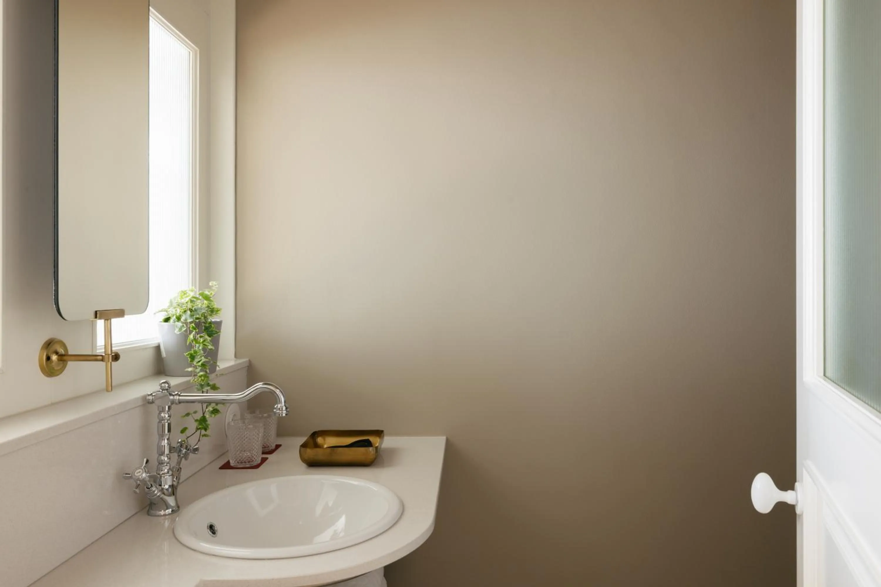 Bathroom in Dare Lisbon River