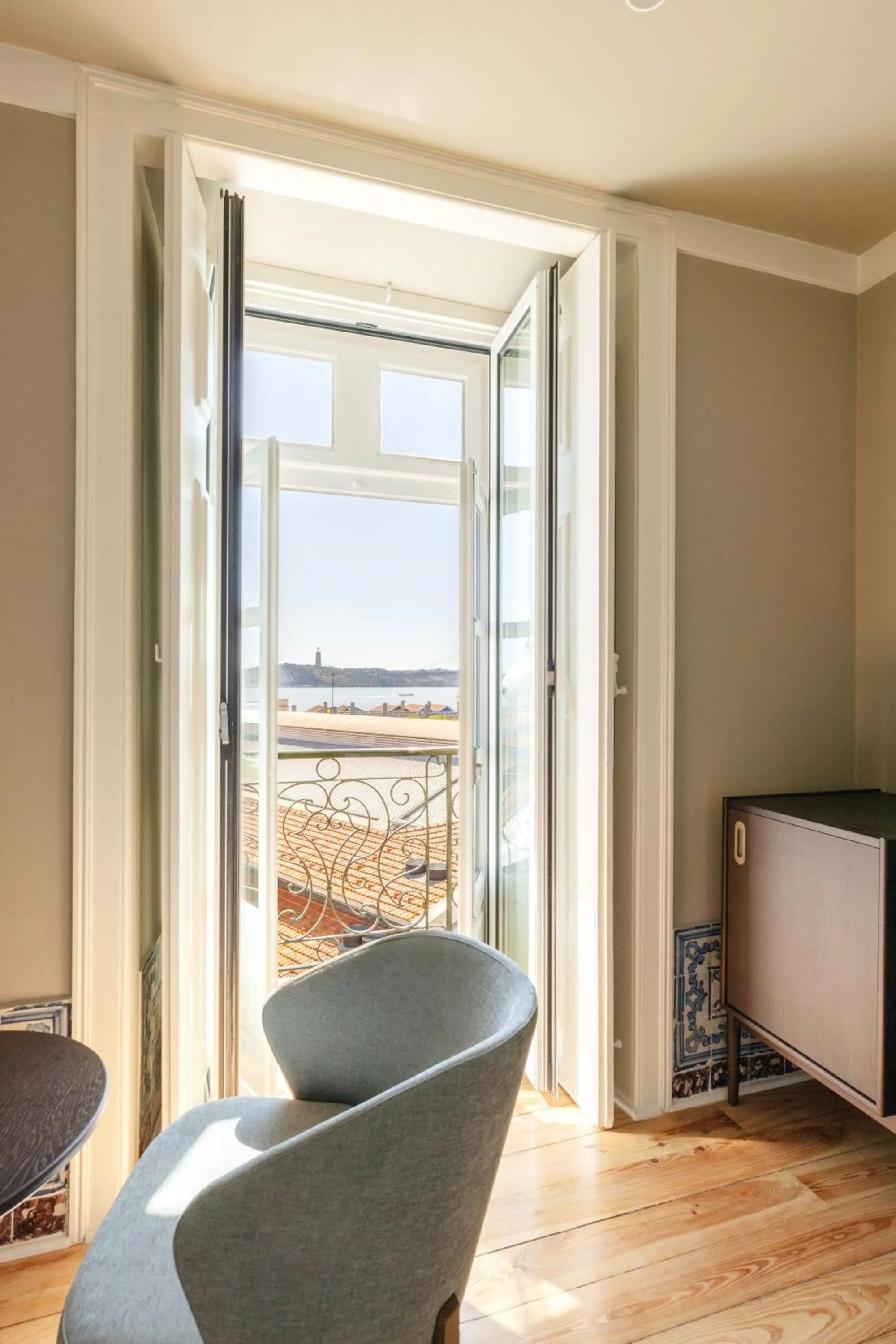 Bedroom in Dare Lisbon River