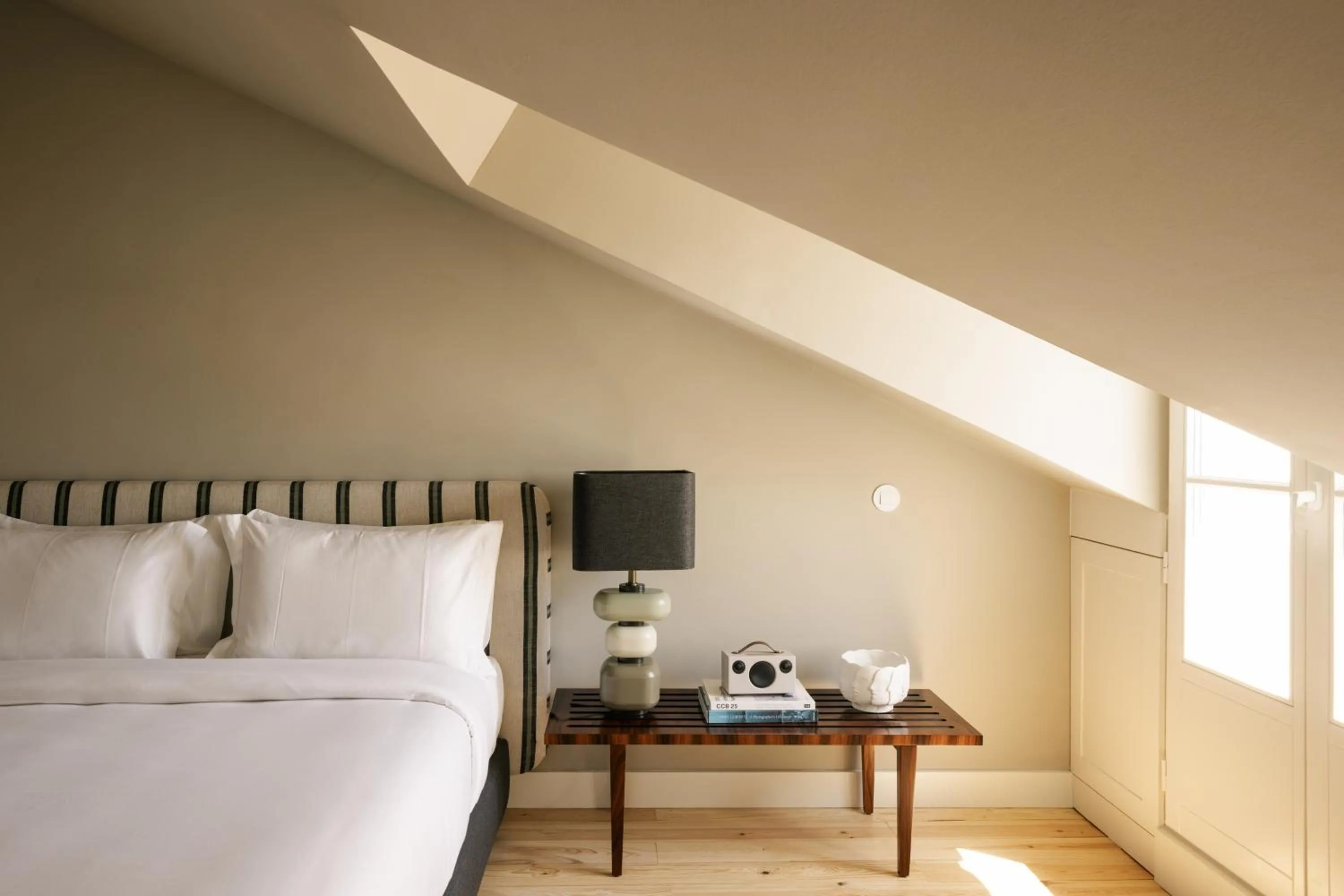 Bedroom, Bed in Dare Lisbon River