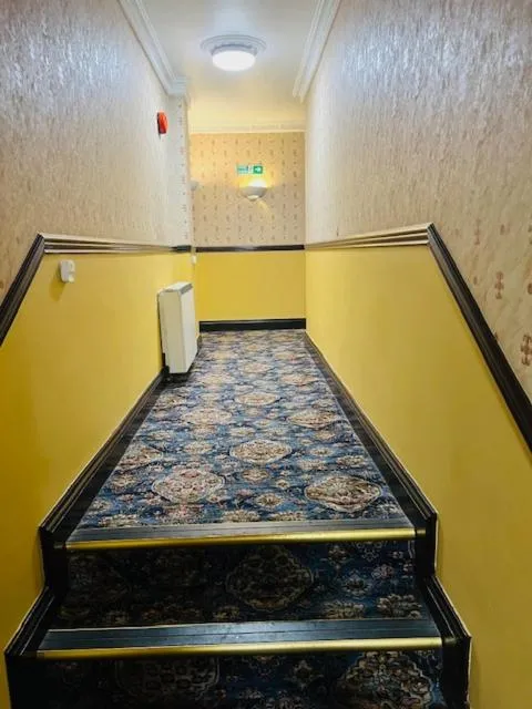 Crown & Cushion Hotel