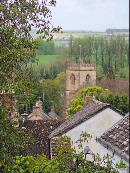 Crown & Cushion Hotel