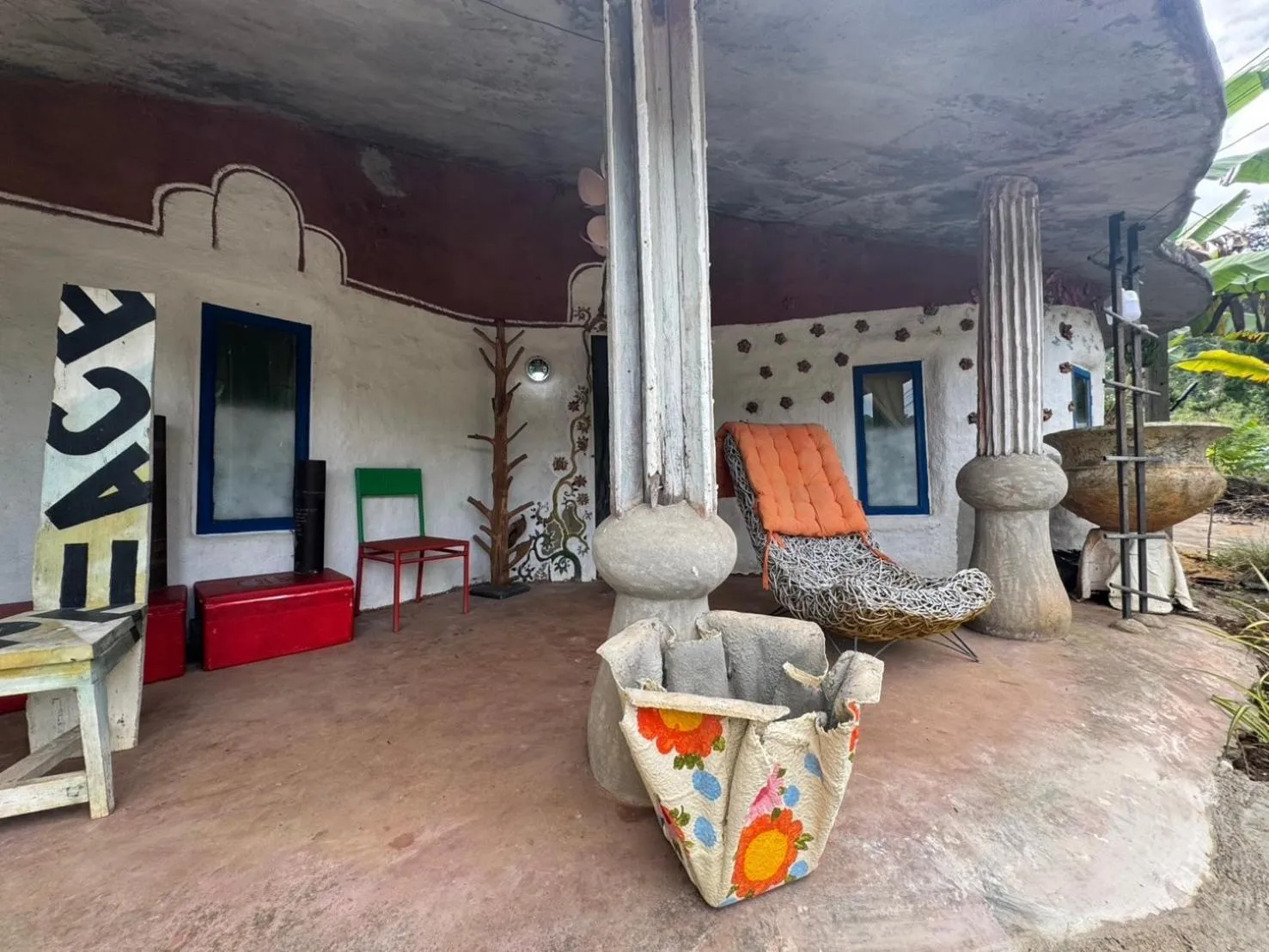 Patio in Clay House Chiang Mai By Alphatel