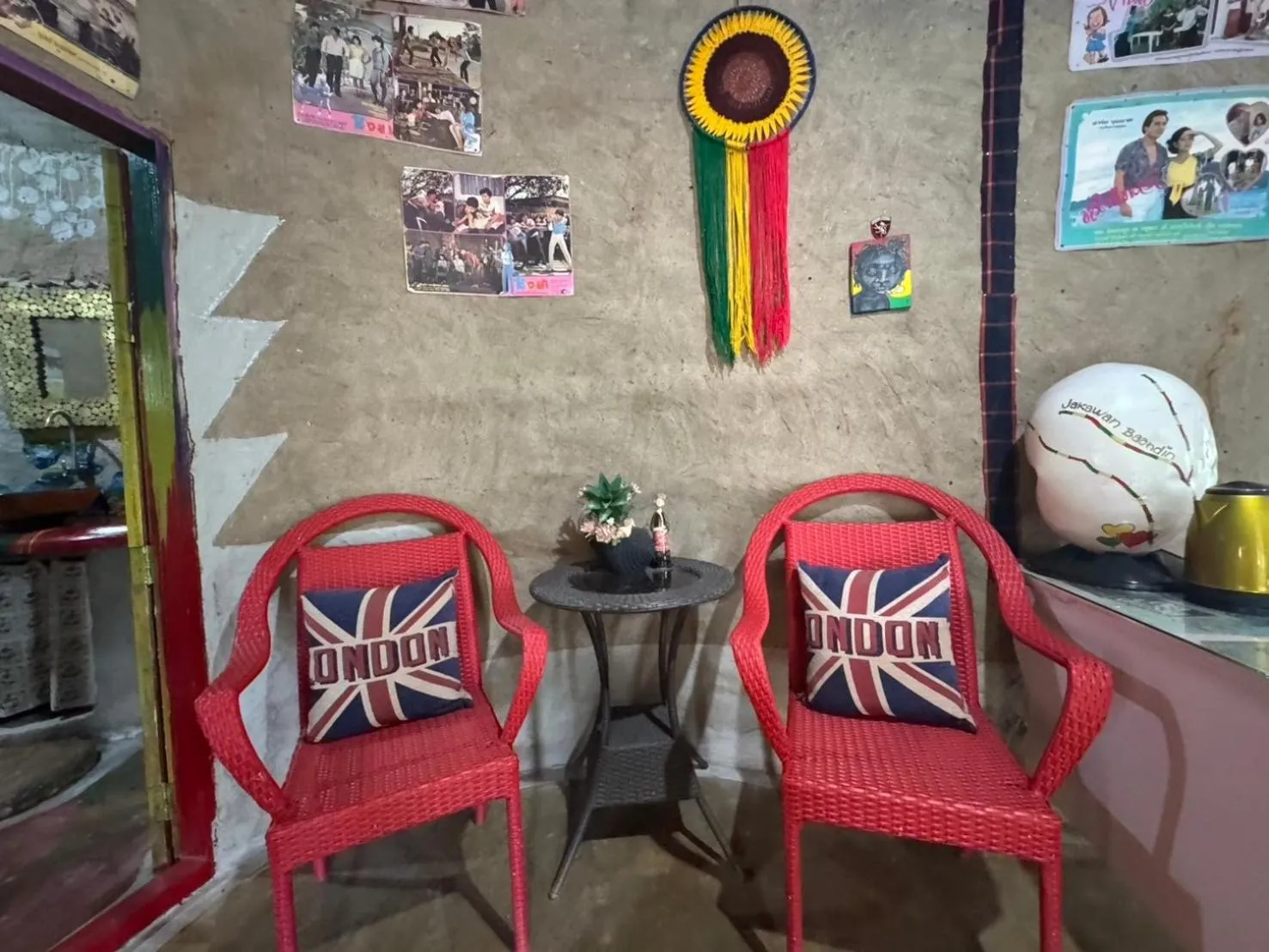 Living room in Clay House Chiang Mai By Alphatel