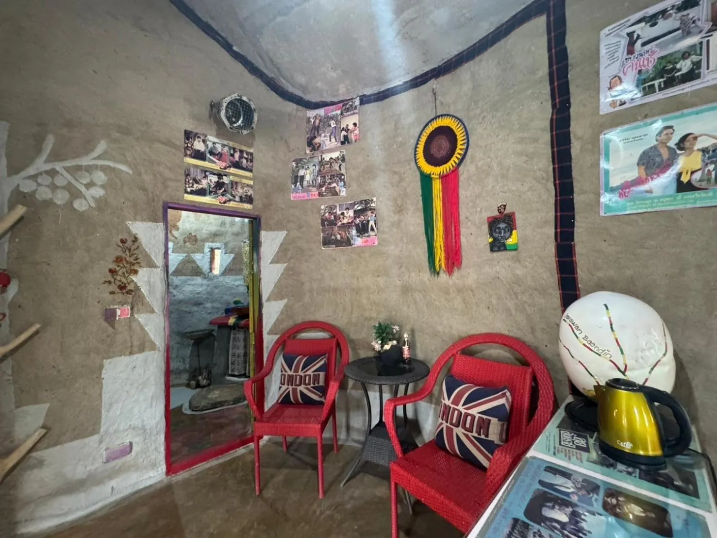 Decorative detail in Clay House Chiang Mai By Alphatel