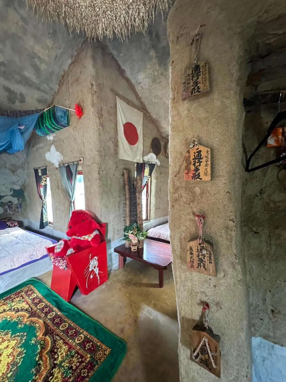 Photo of the whole room, Bed in Clay House Chiang Mai By Alphatel