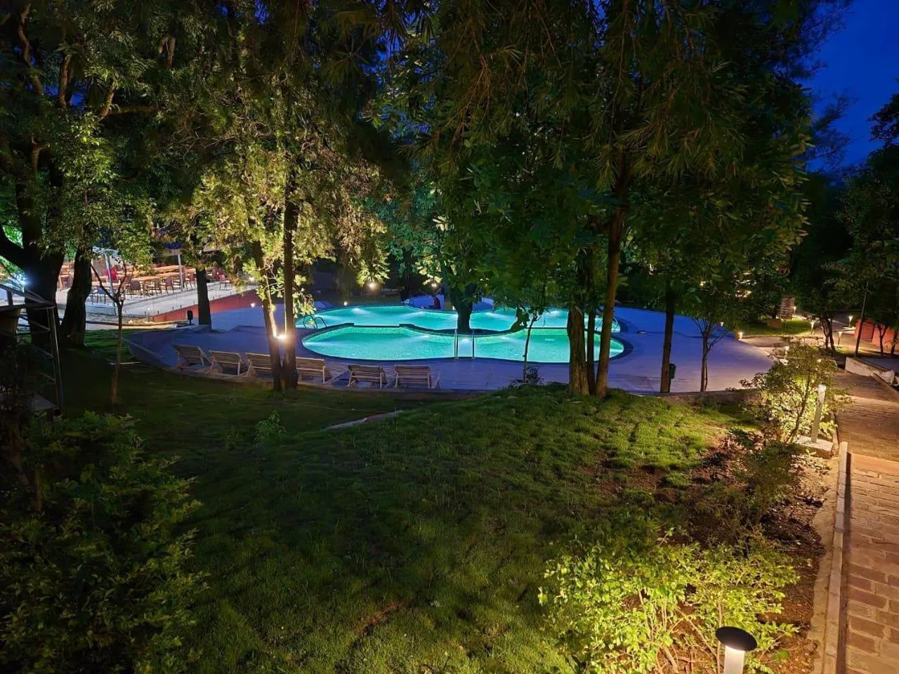 Garden in Citrus Prime Hill Queen Resort