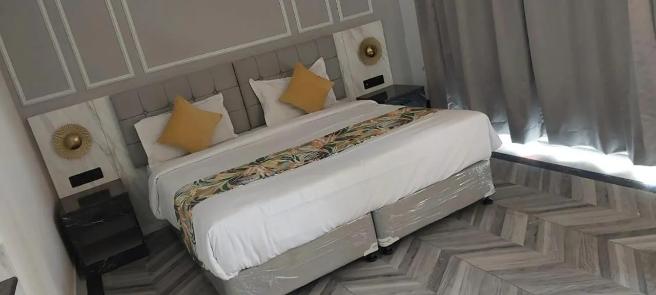 Photo of the whole room, Bed in Citrus Prime Hill Queen Resort