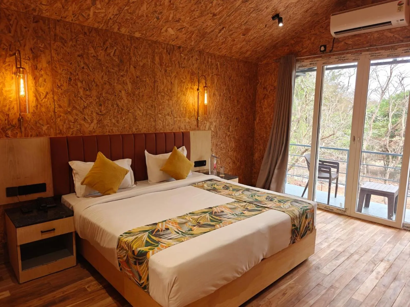 Photo of the whole room, Bed in Citrus Prime Hill Queen Resort